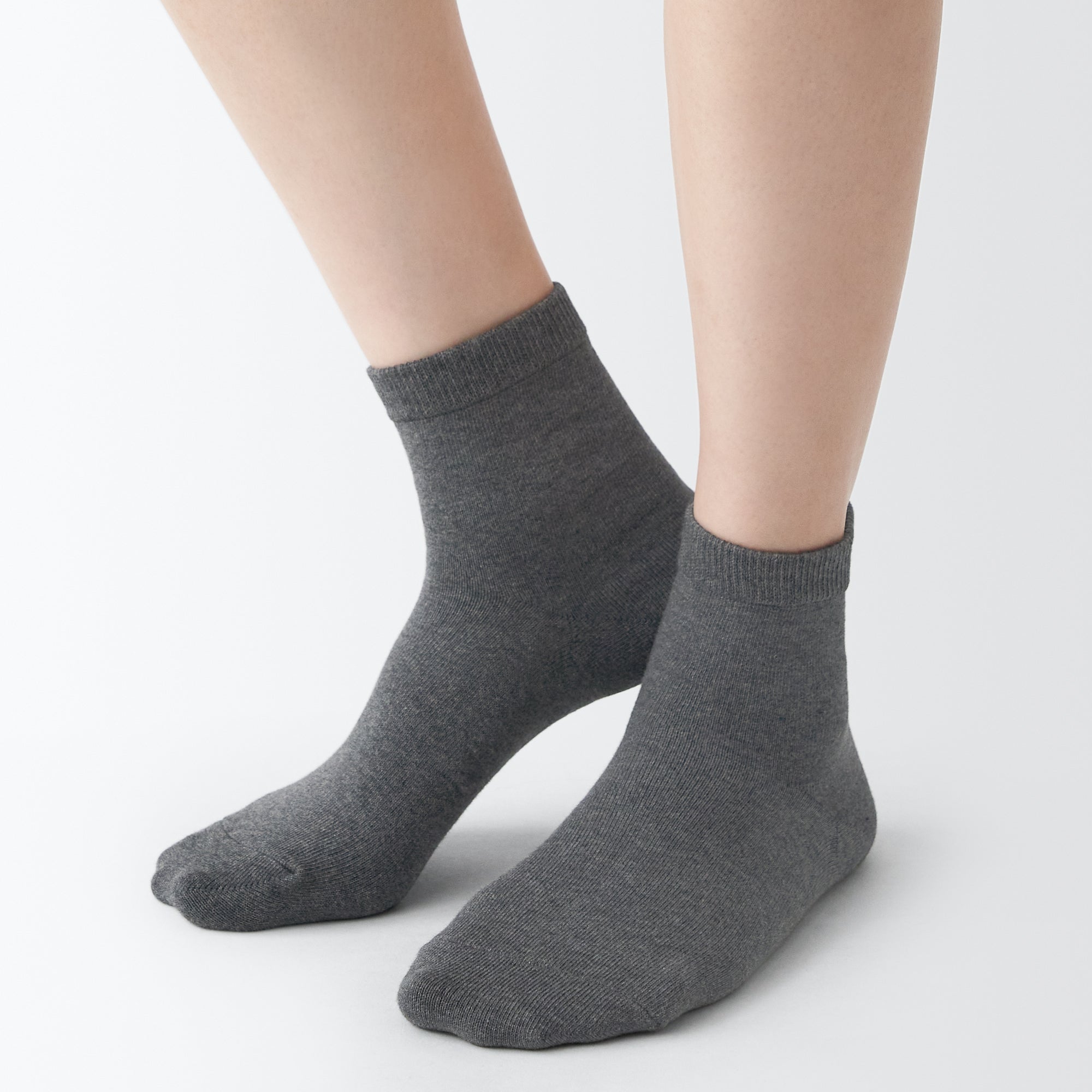 Right Angle Loose Top Short Socks