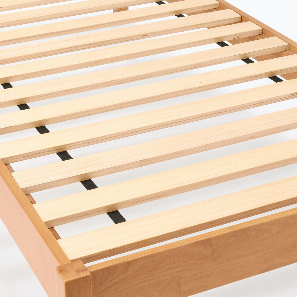 [HD] Rubberwood Wooden Bed - Queen