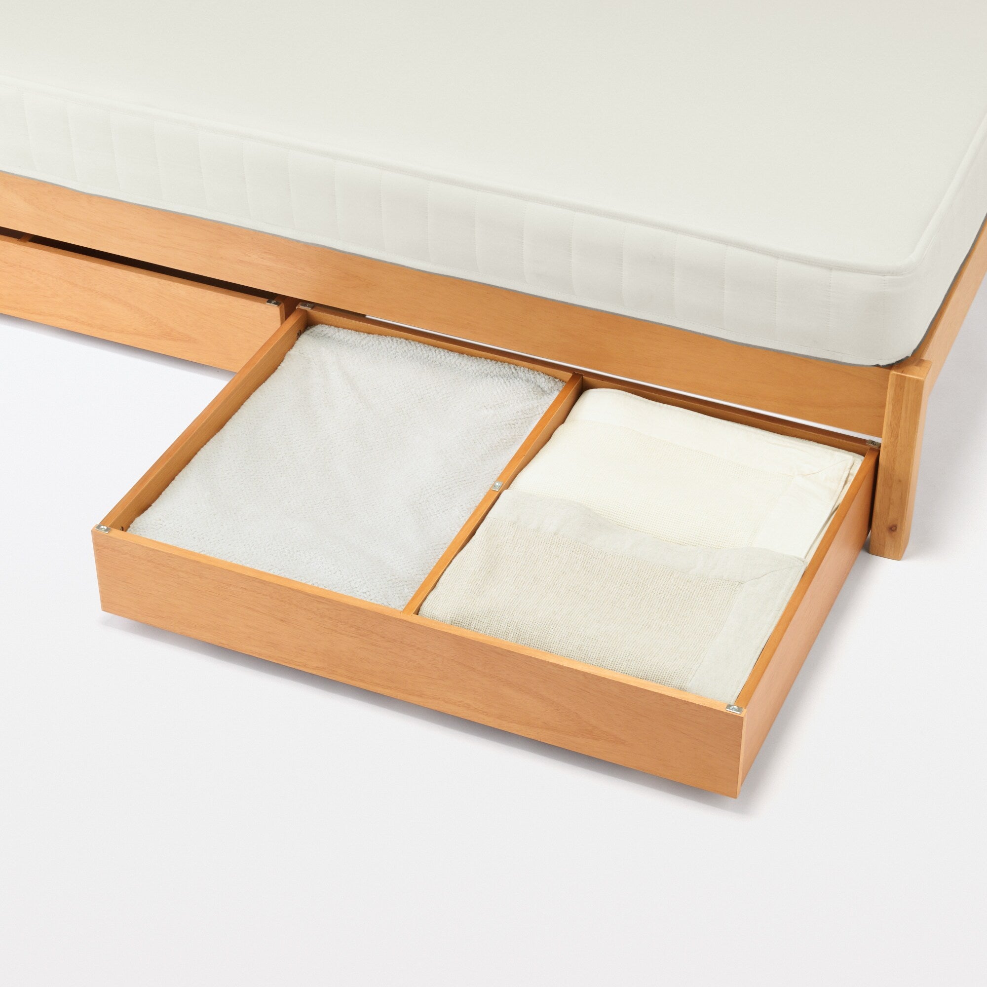 [HD] Rubberwood Wooden Bed - Queen