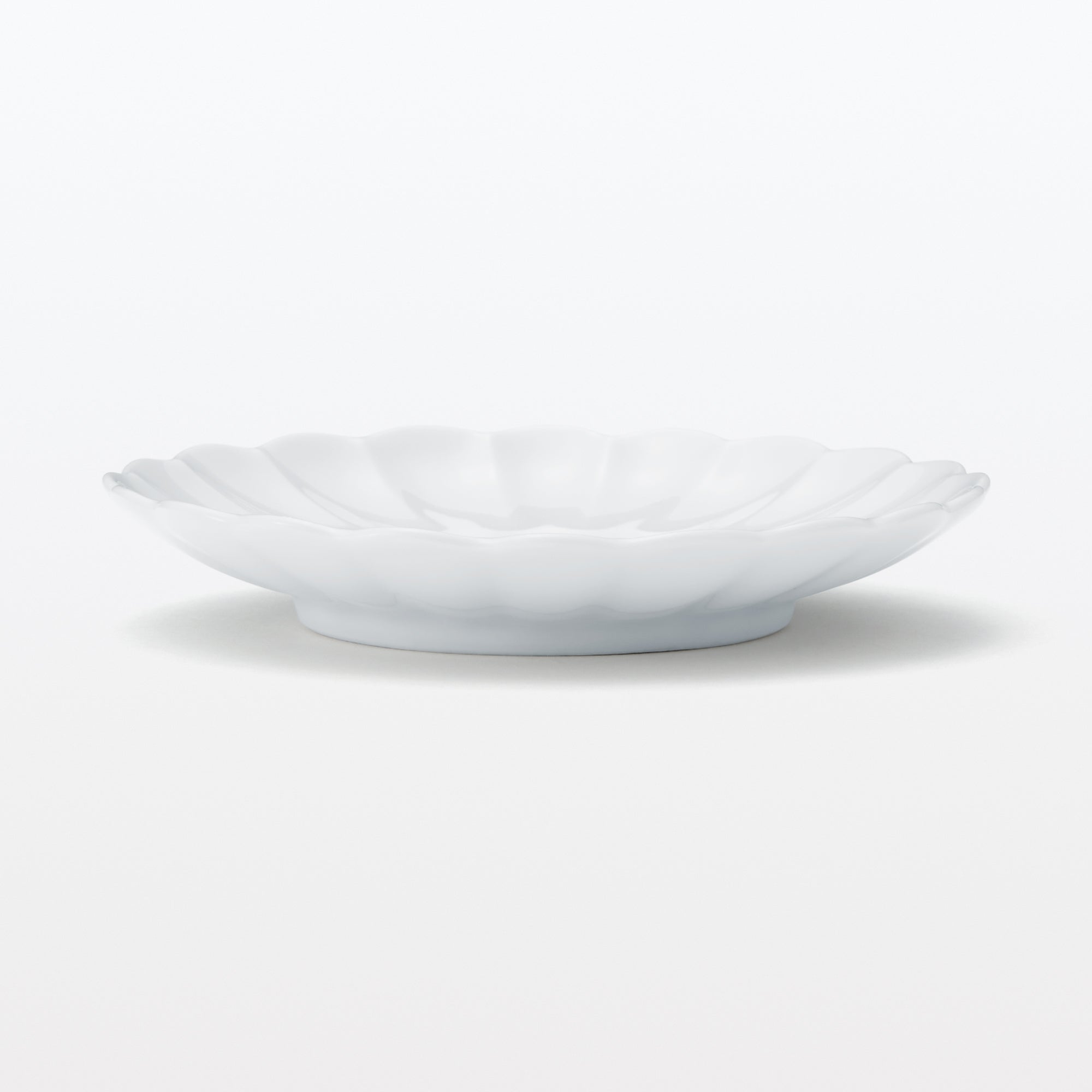 Hasami Ware Lucky Small Plate - Chrysanthemum - White