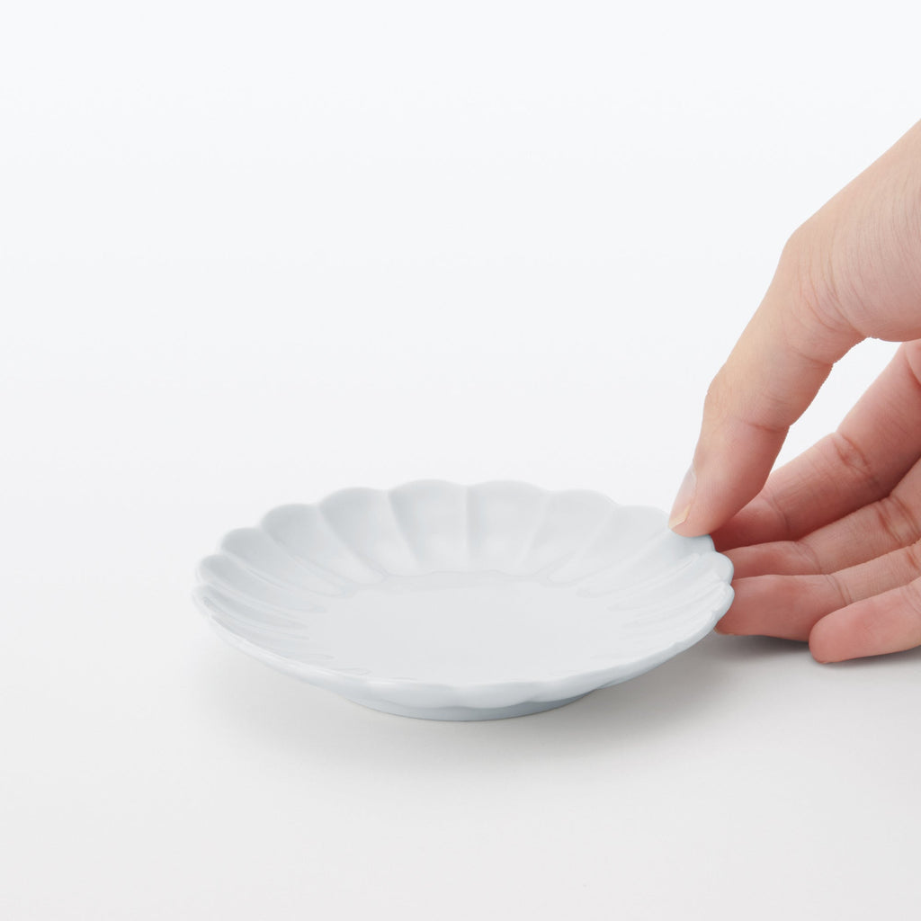 Hasami Ware Lucky Small Plate - Chrysanthemum - White