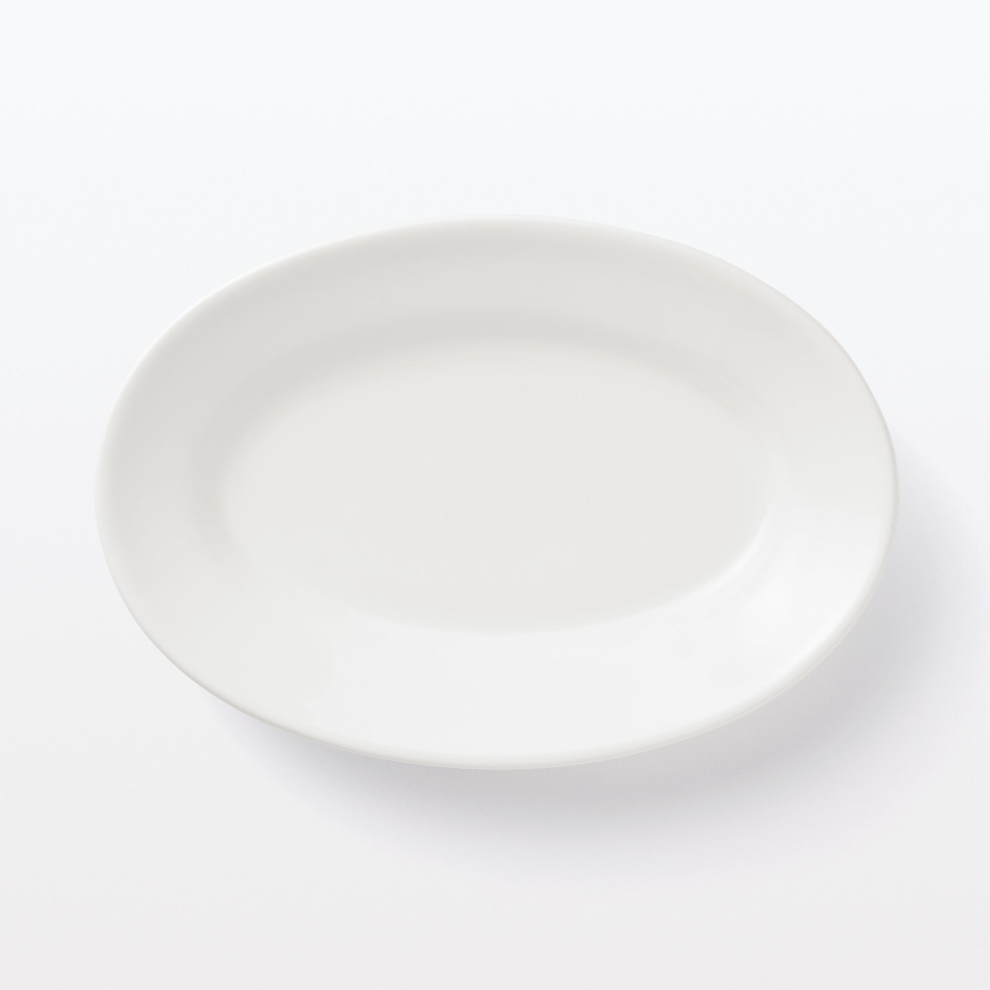 Porcelain Rimmed Oval Plate Medium - White
