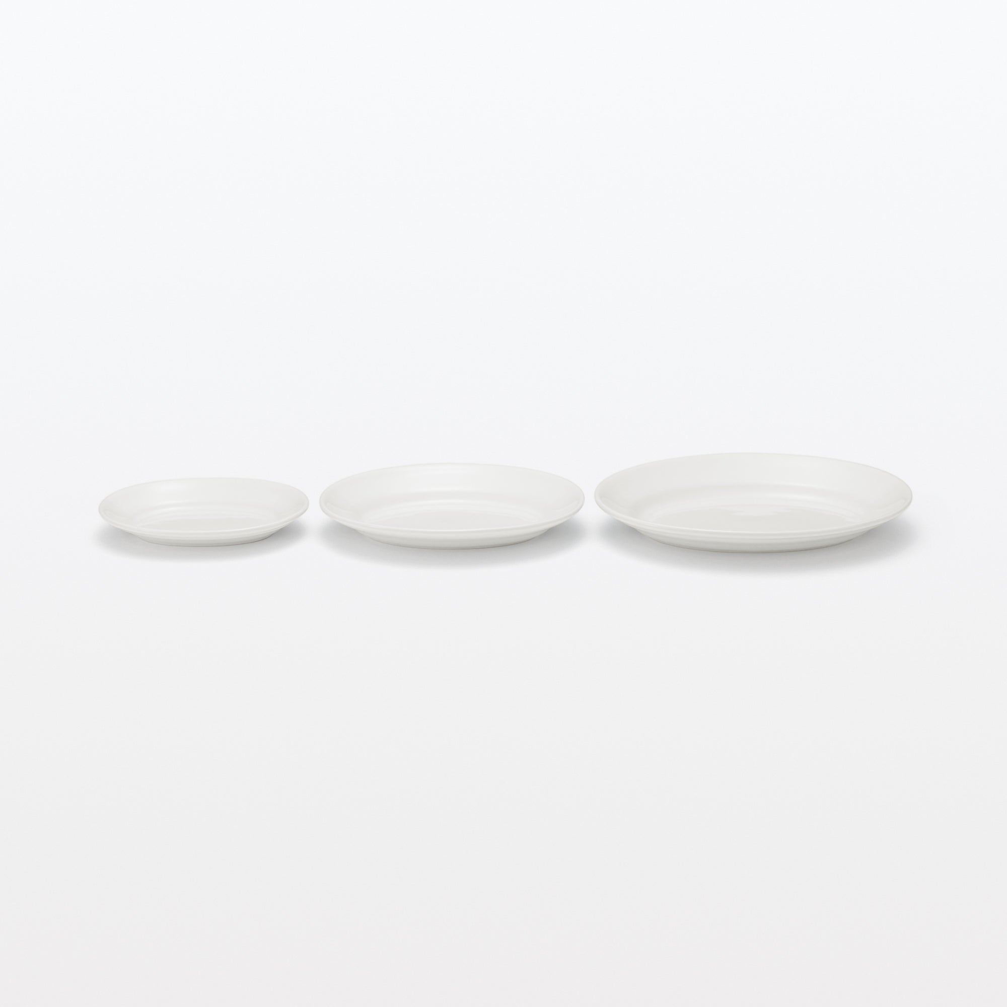 Porcelain Rimmed Oval Plate Medium - White
