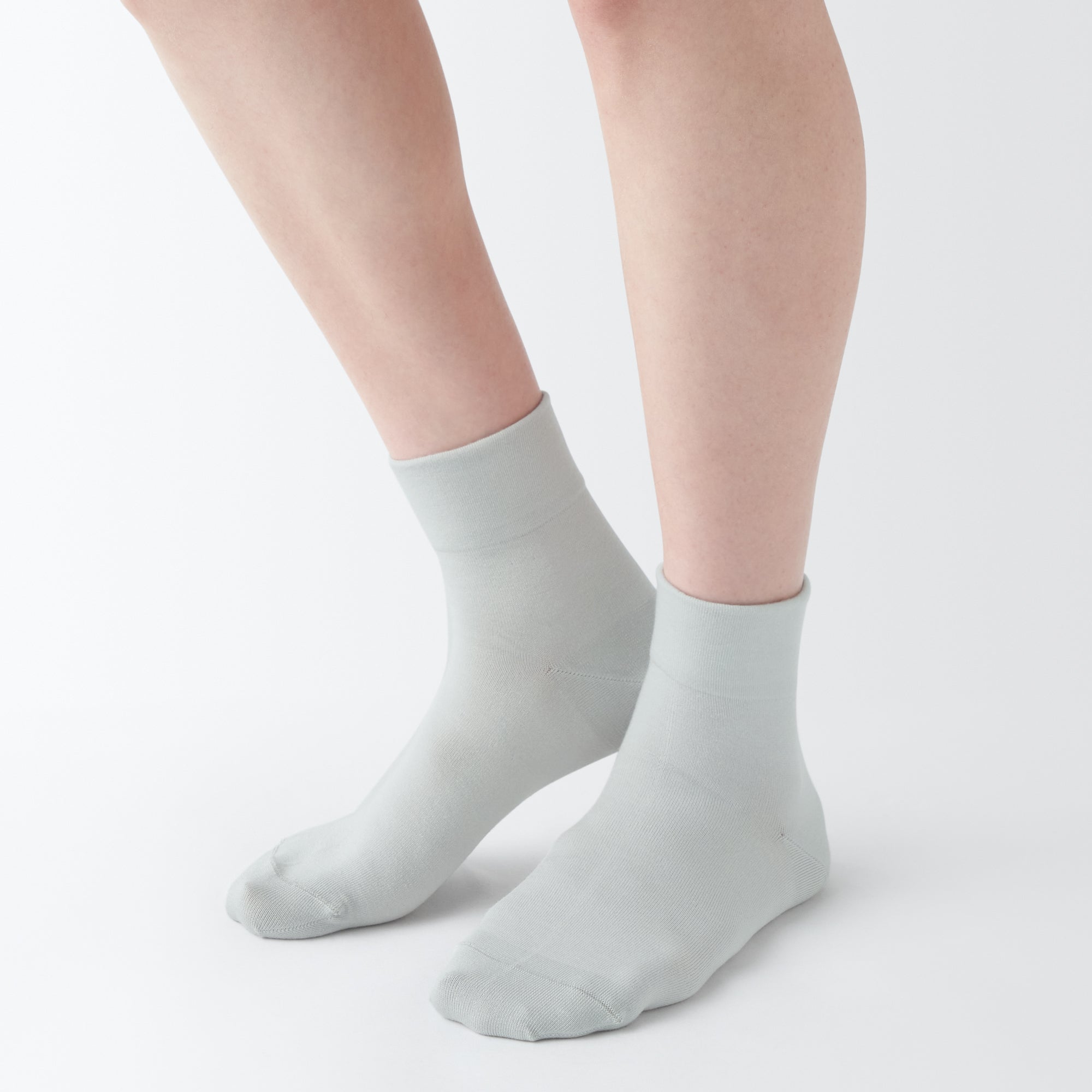 Right Angle Loose Top Short Socks