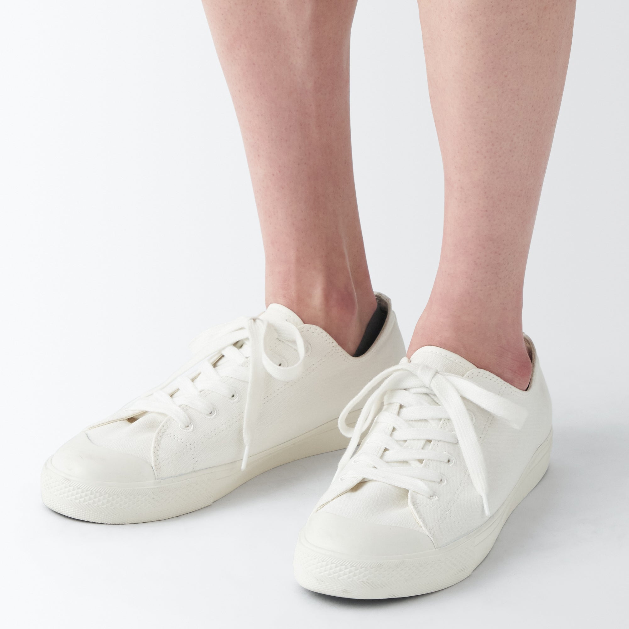 Seamless Toe High Cut No-Show Socks with Heel Grip