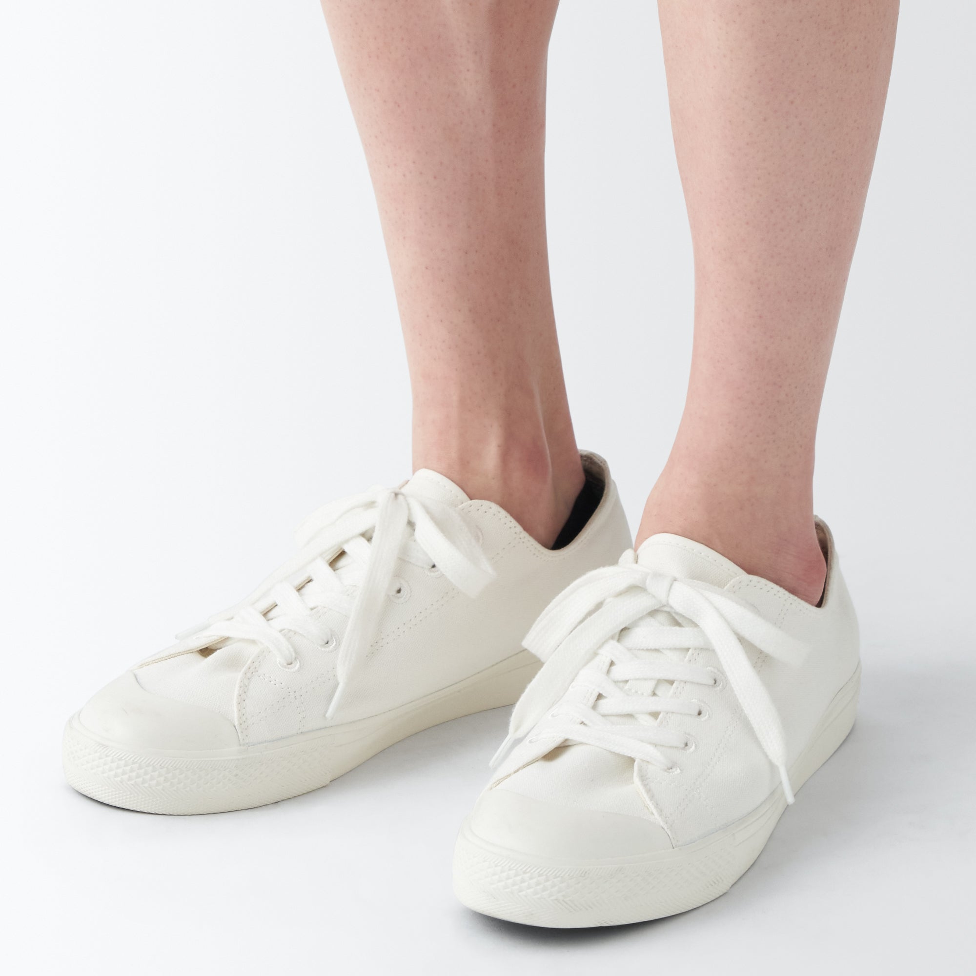 Seamless Toe High Cut No-Show Socks with Heel Grip