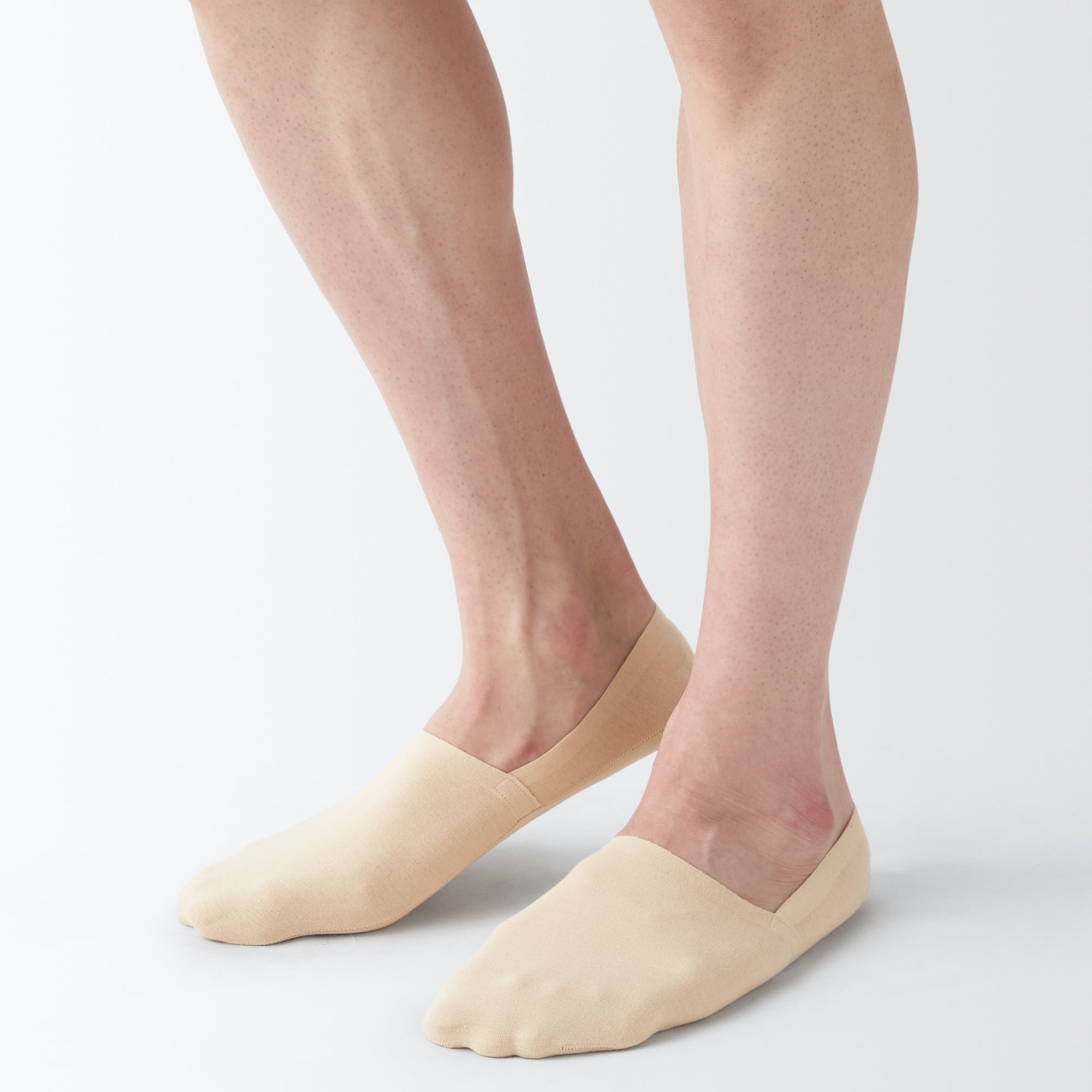 Seamless Toe High Cut No-Show Socks with Heel Grip