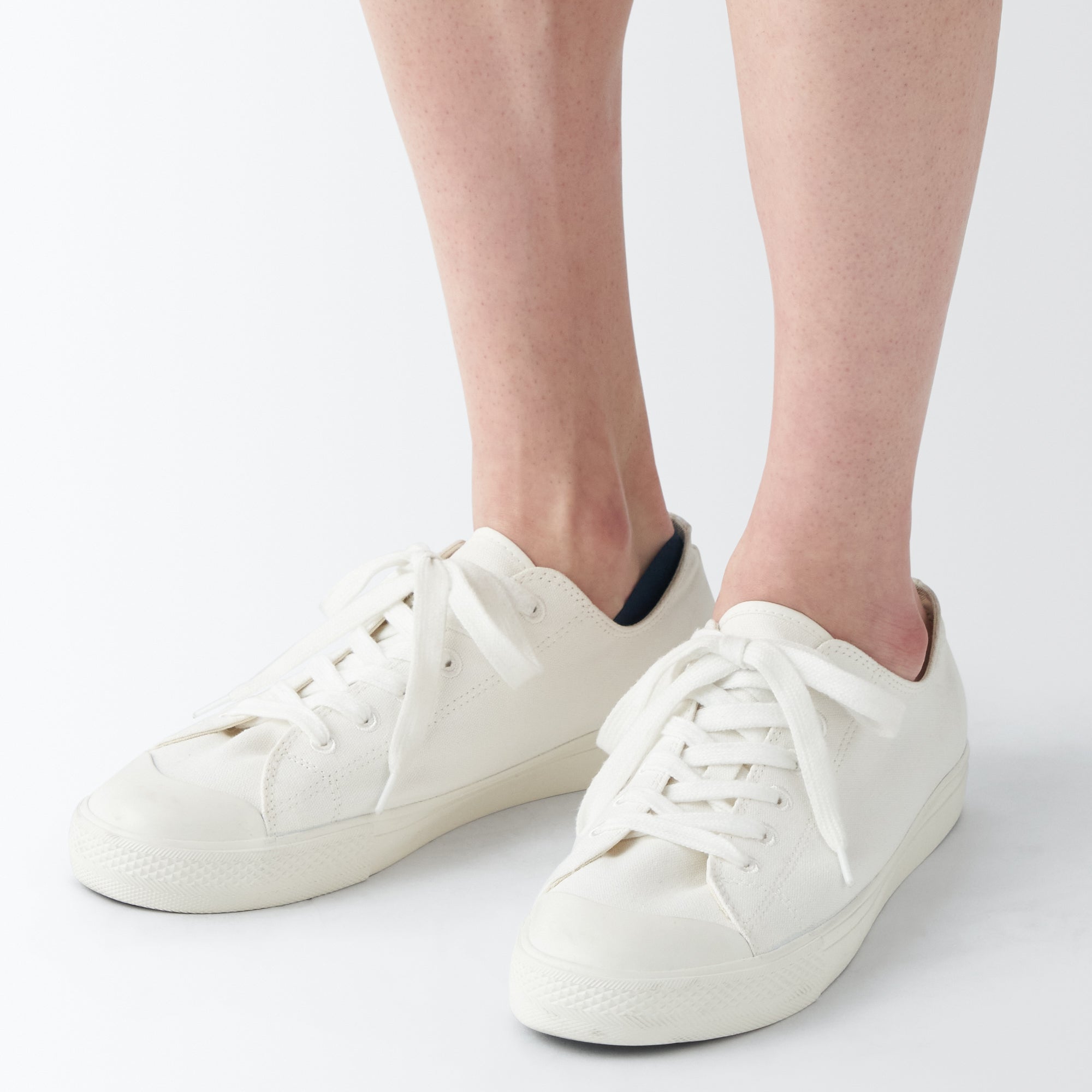 Seamless Toe High Cut No-Show Socks with Heel Grip