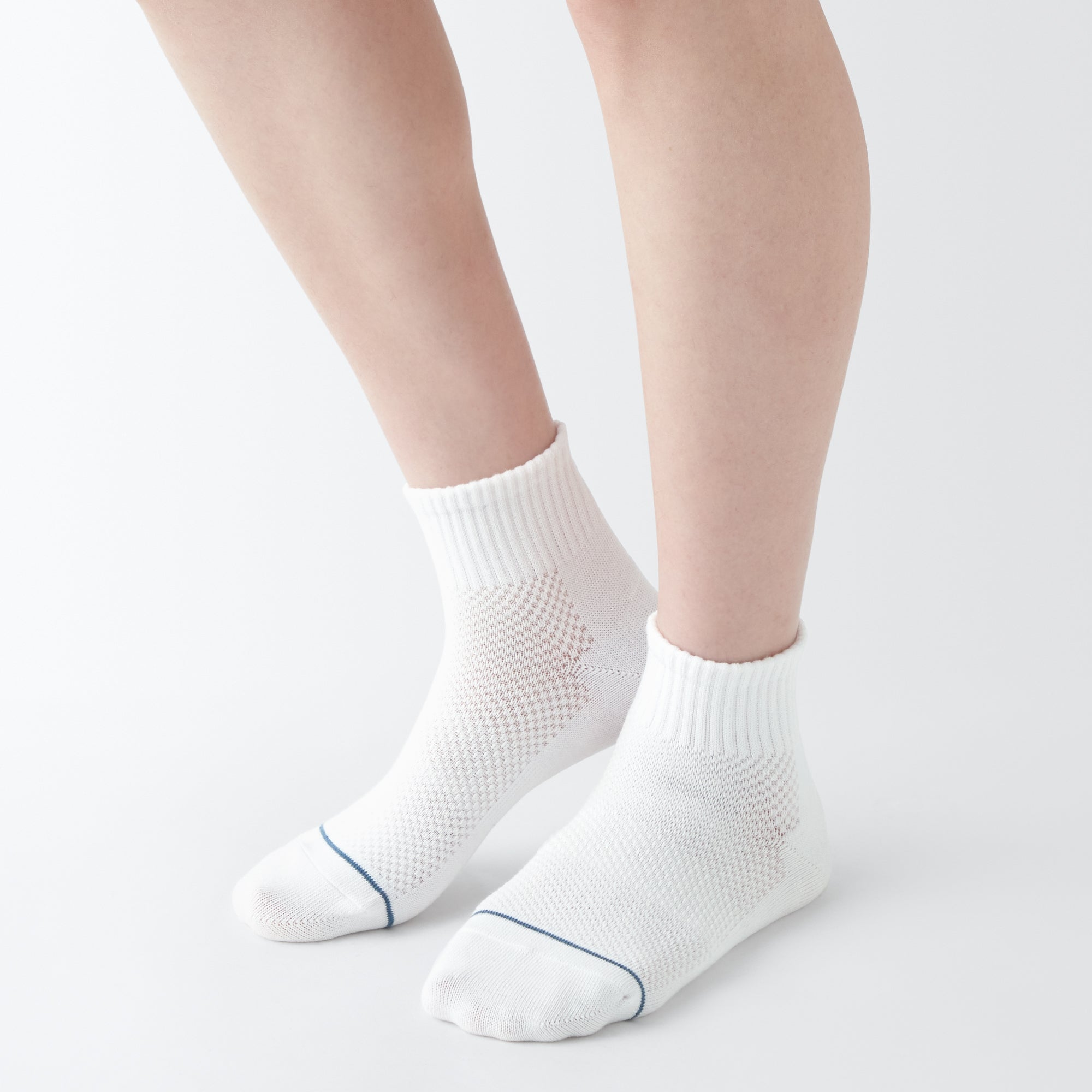 Right Angle Breathable Mesh Short Socks