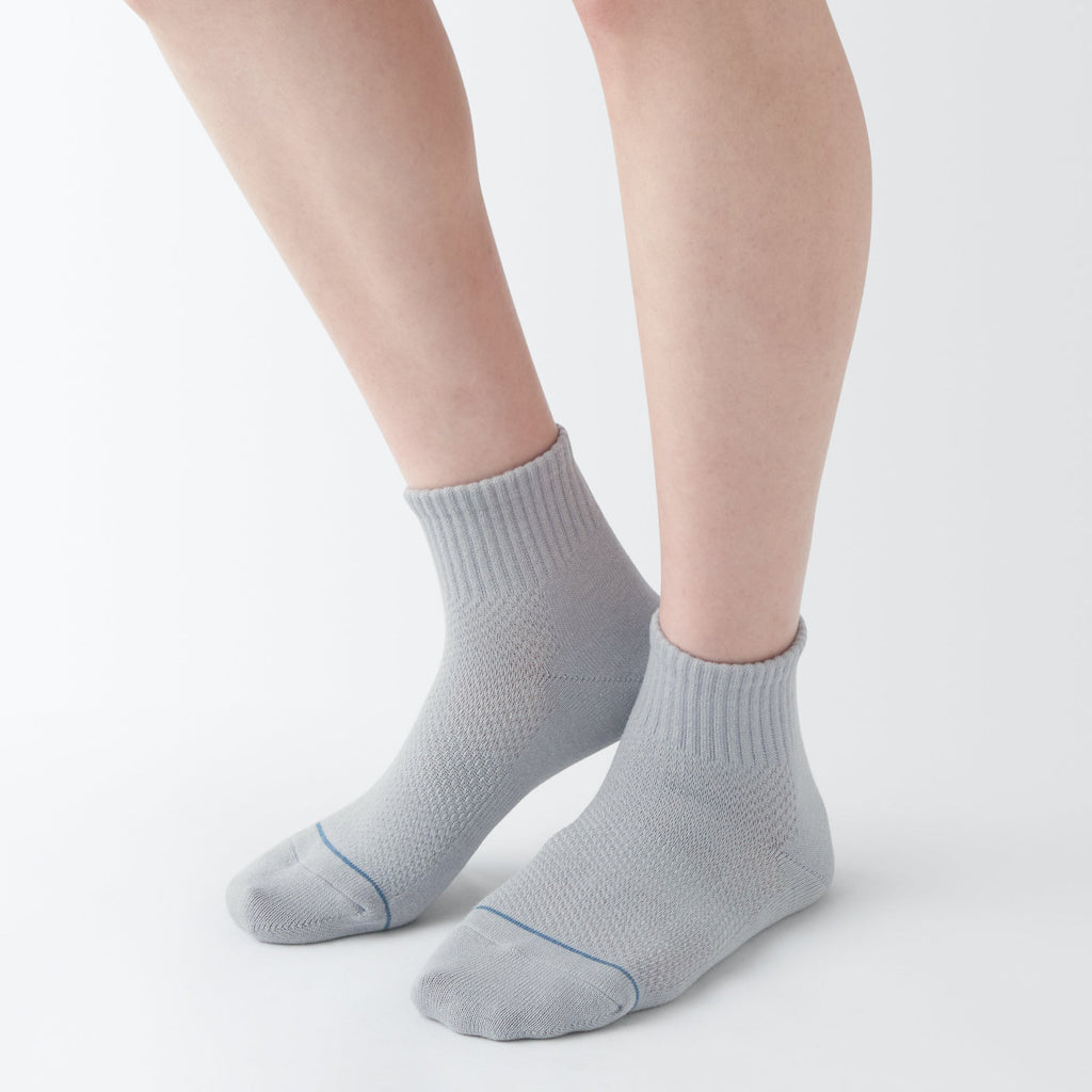 Right Angle Breathable Mesh Short Socks