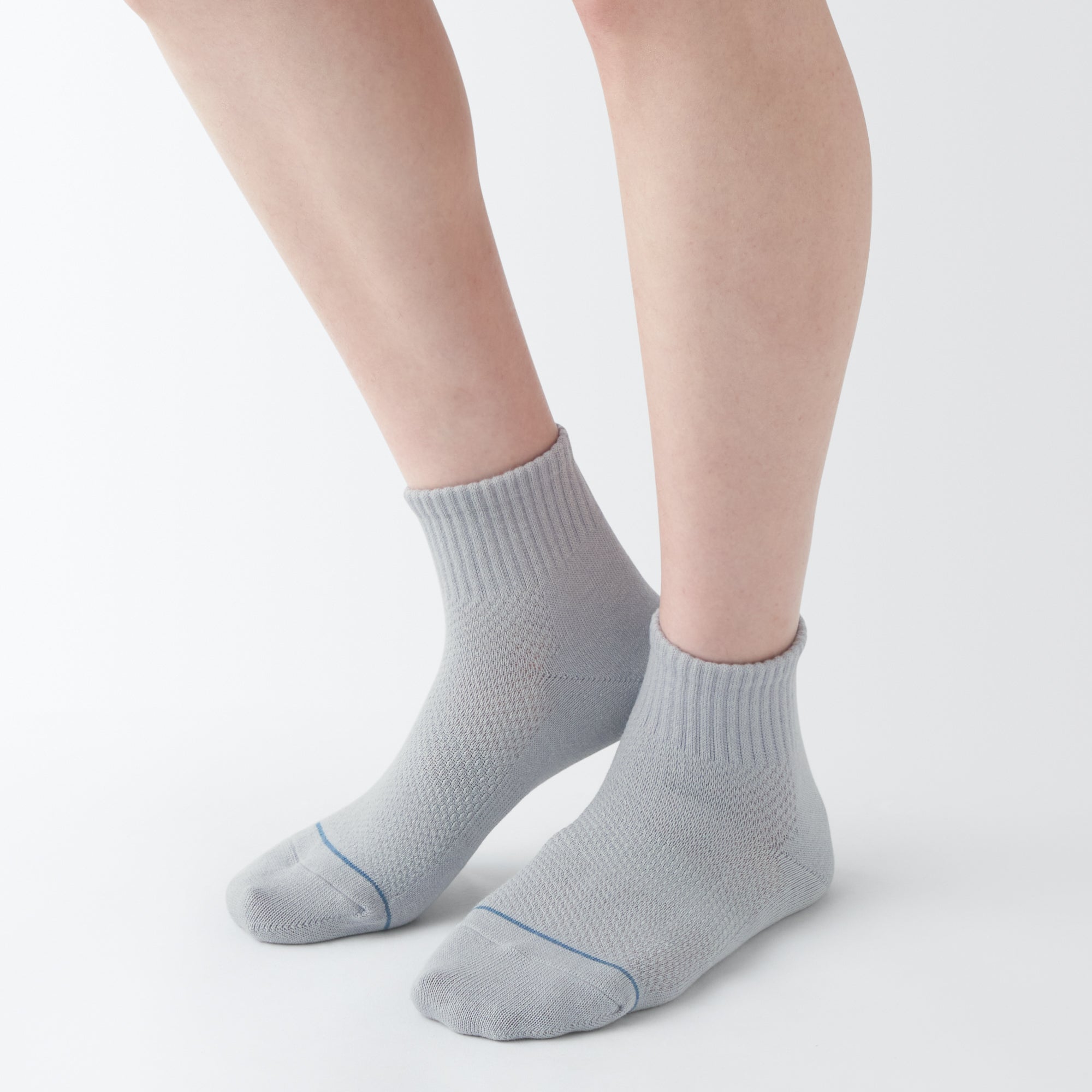 Right Angle Breathable Mesh Short Socks
