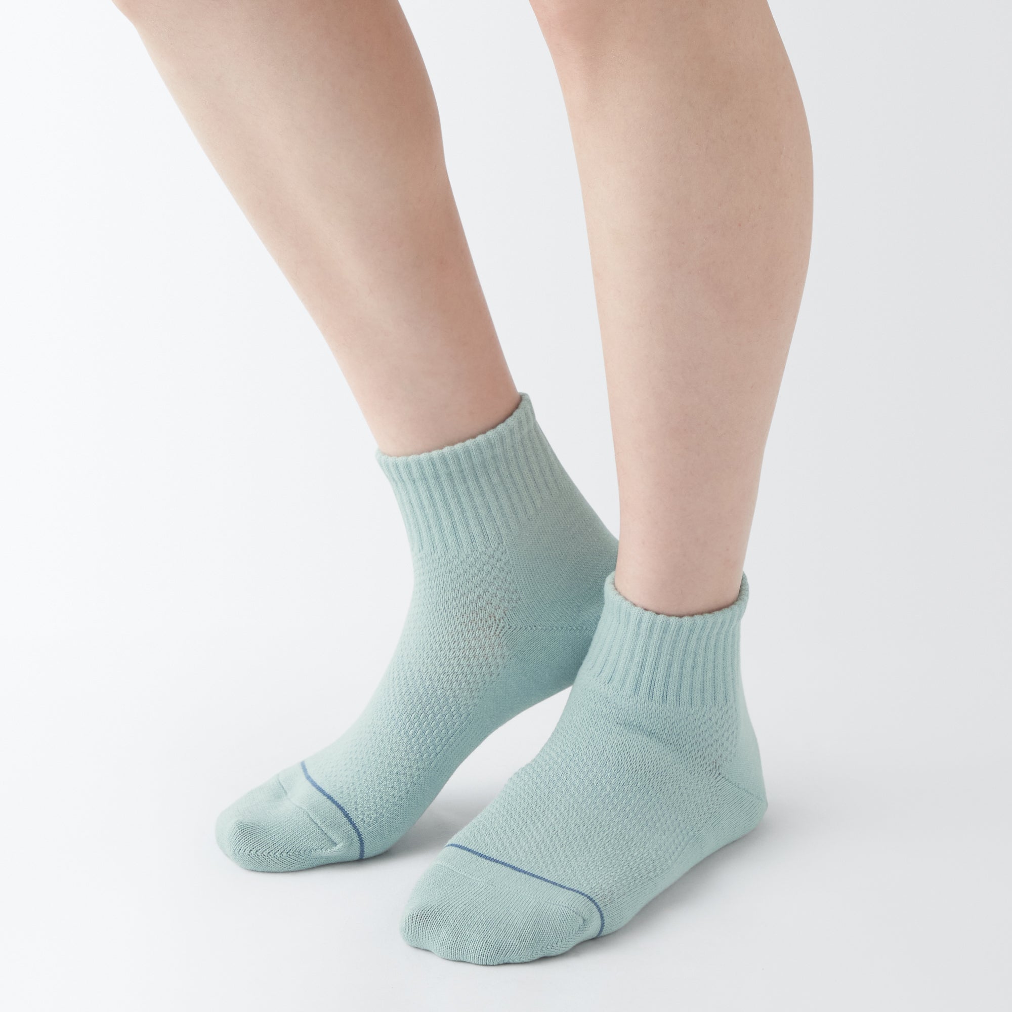 Right Angle Breathable Mesh Short Socks