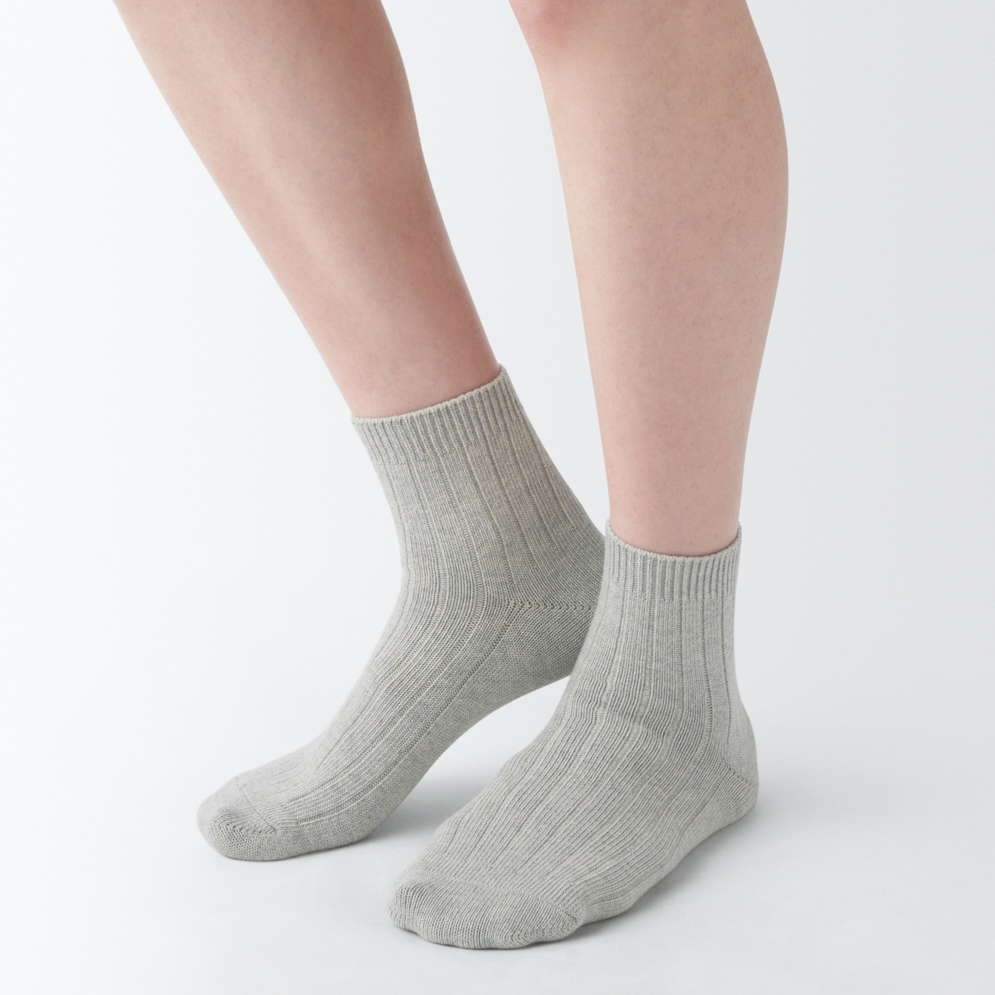 Right Angle Loose Top Short Socks