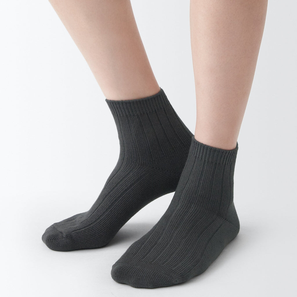 Right Angle Loose Top Short Socks