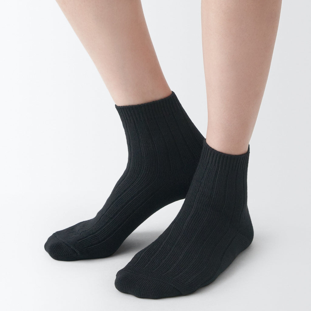 Right Angle Loose Top Short Socks