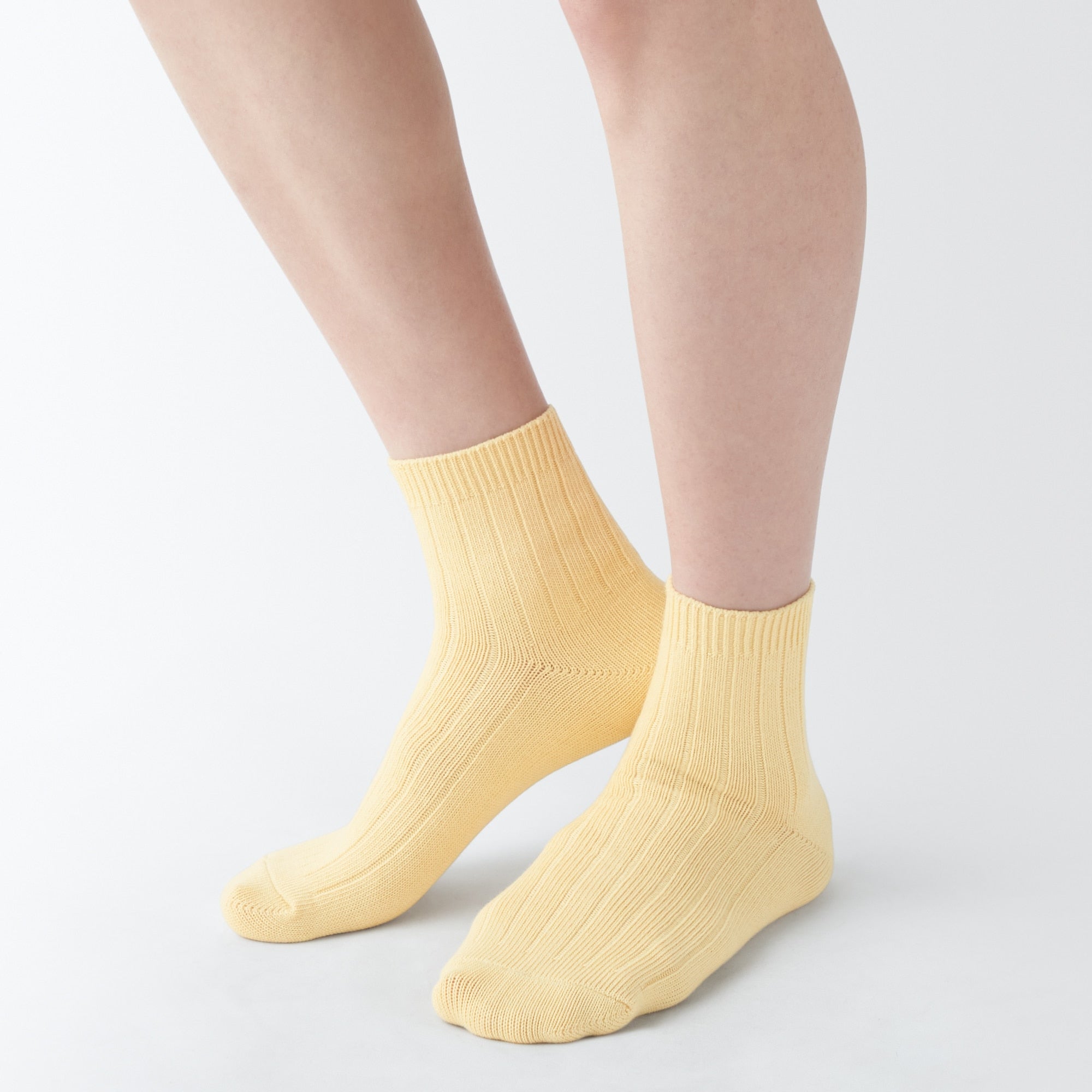 Right Angle Loose Top Short Socks
