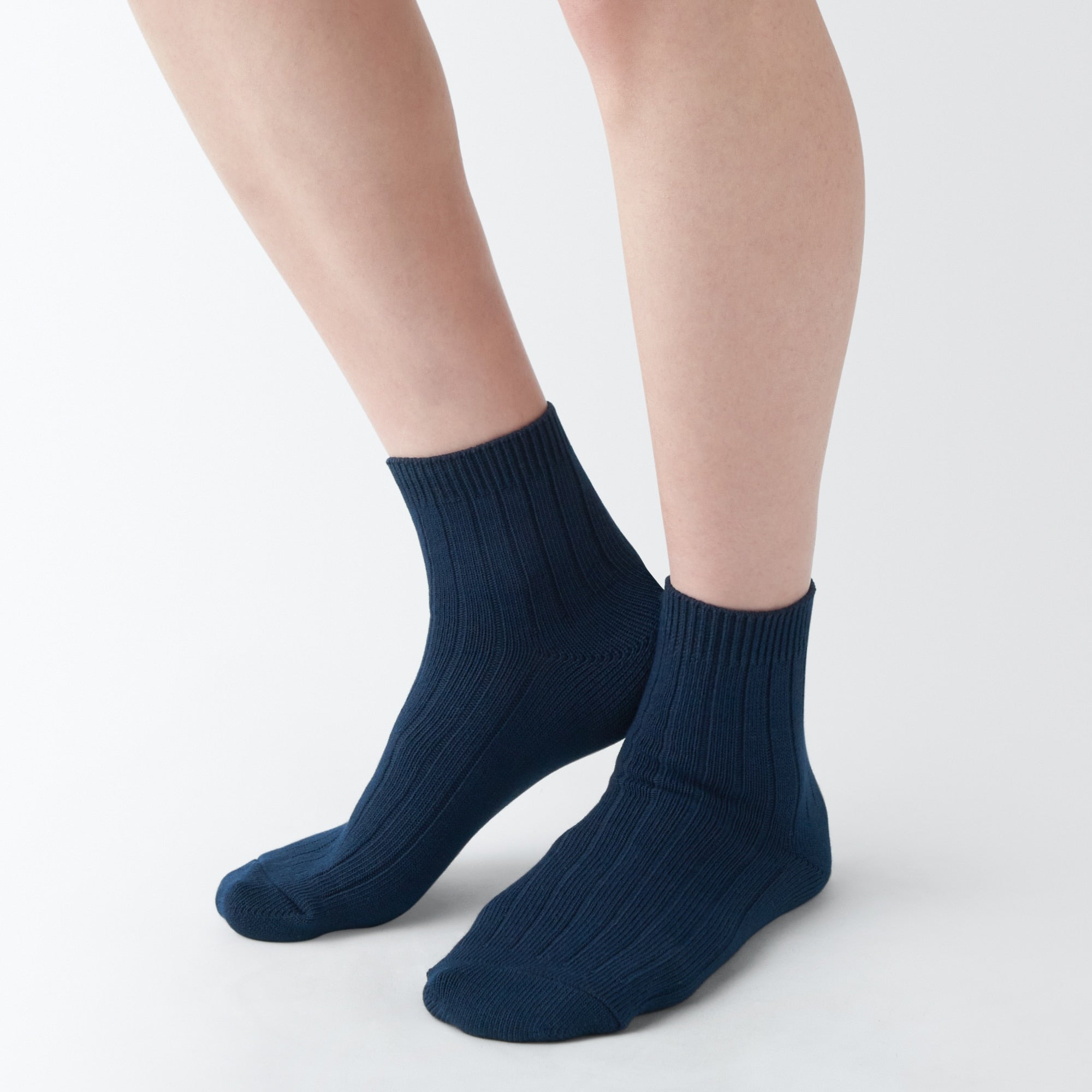 Right Angle Loose Top Short Socks