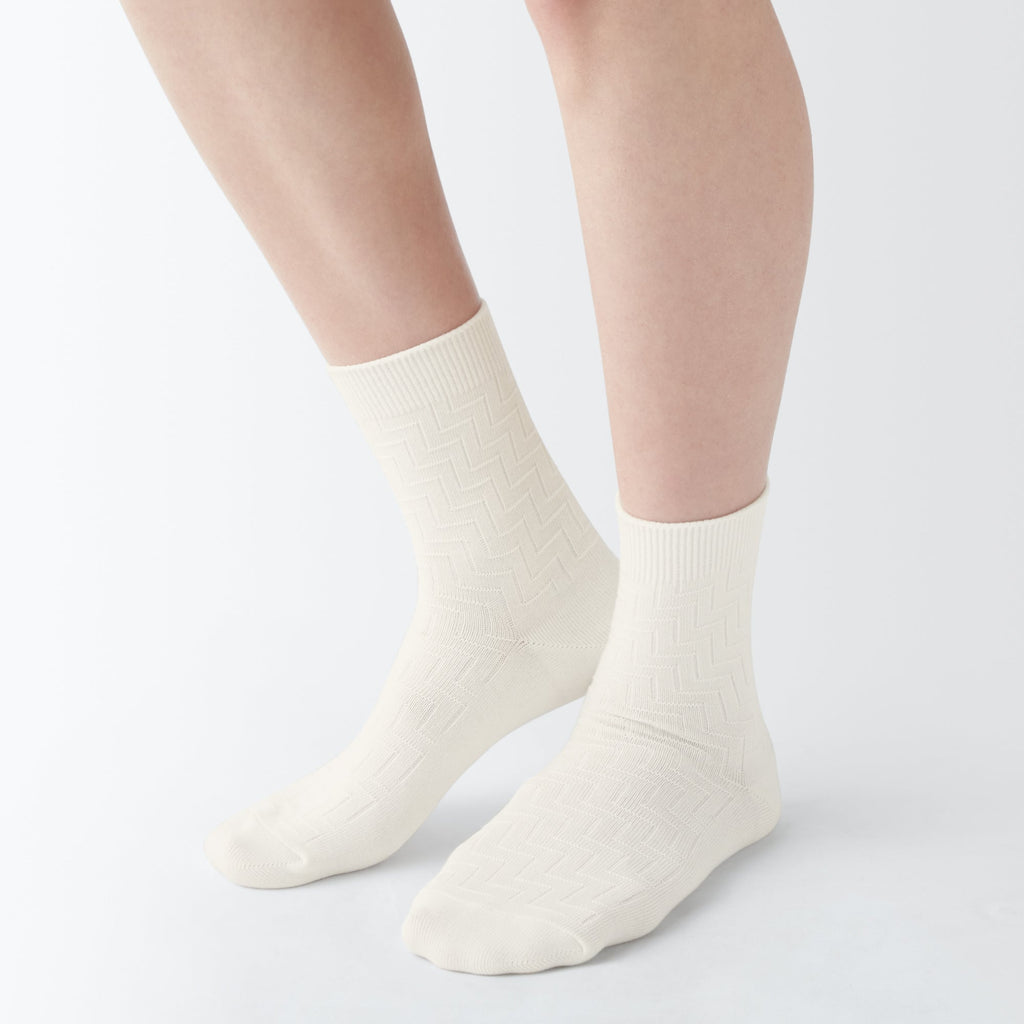 Right Angle Loose Top Short Socks