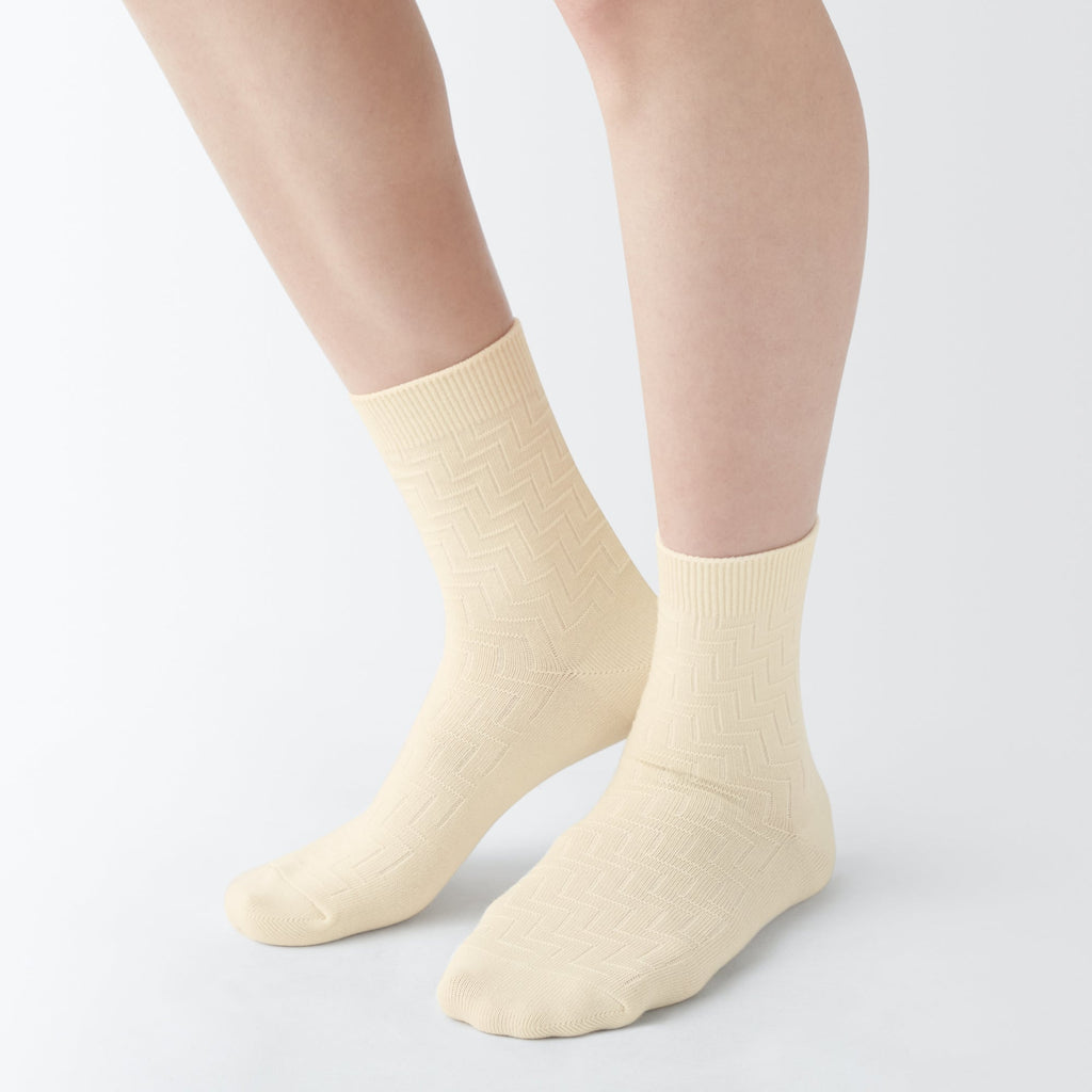 Right Angle Loose Top Short Socks