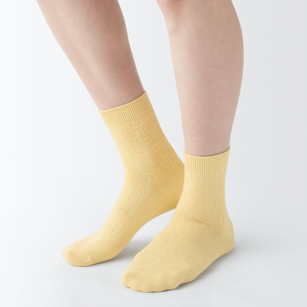 Right Angle Loose Top Short Socks