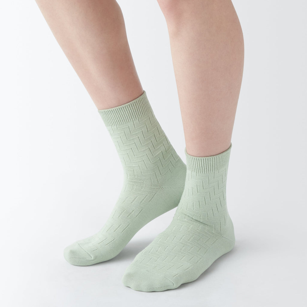 Right Angle Loose Top Short Socks