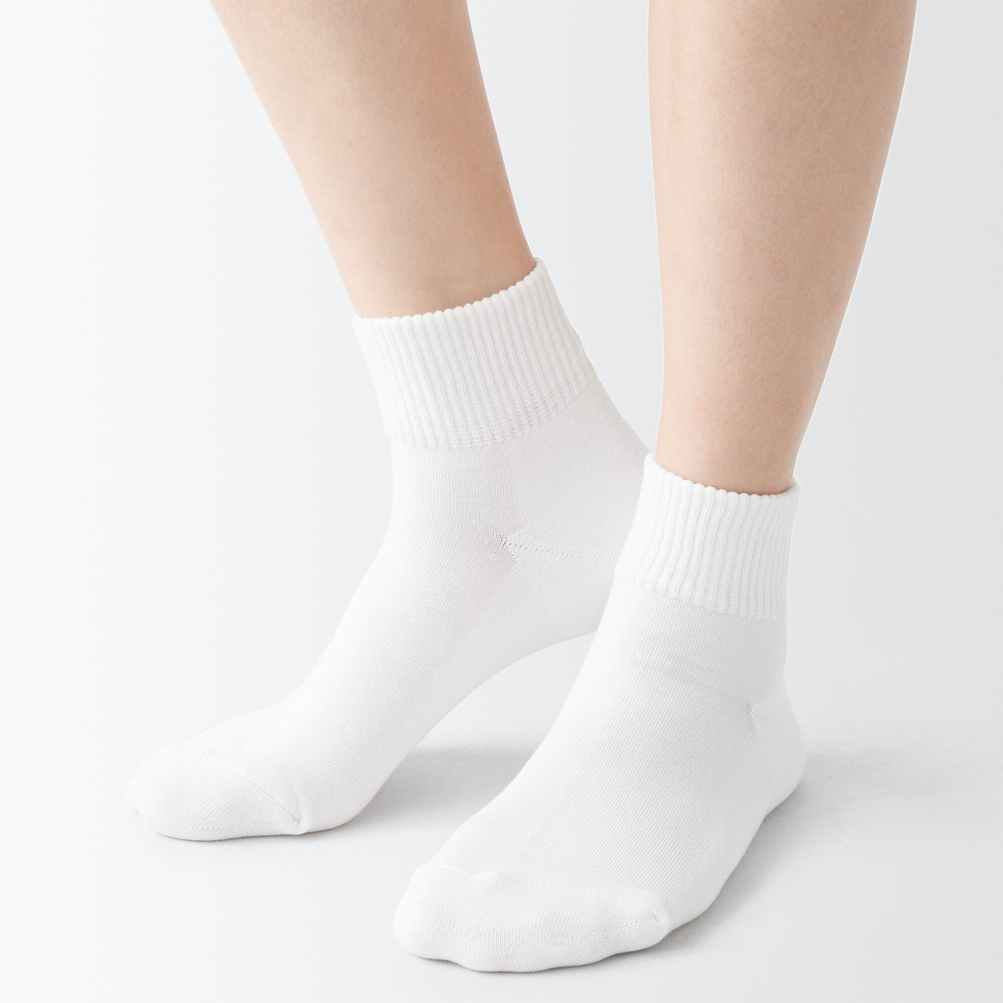 Right Angle Loose Top Short Socks