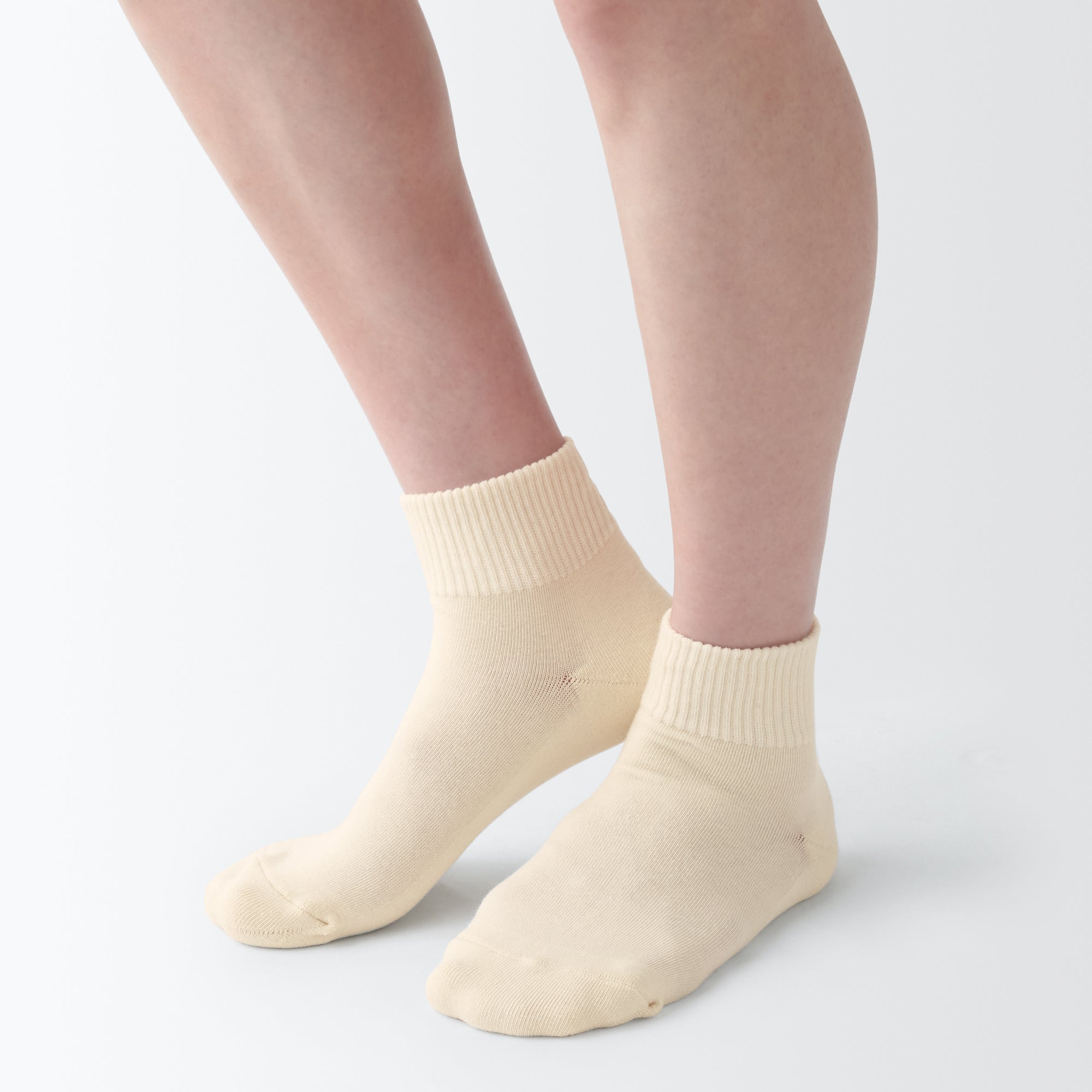 Right Angle Loose Top Short Socks