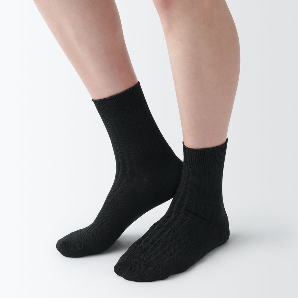 Right Angle Loose Top Short Socks