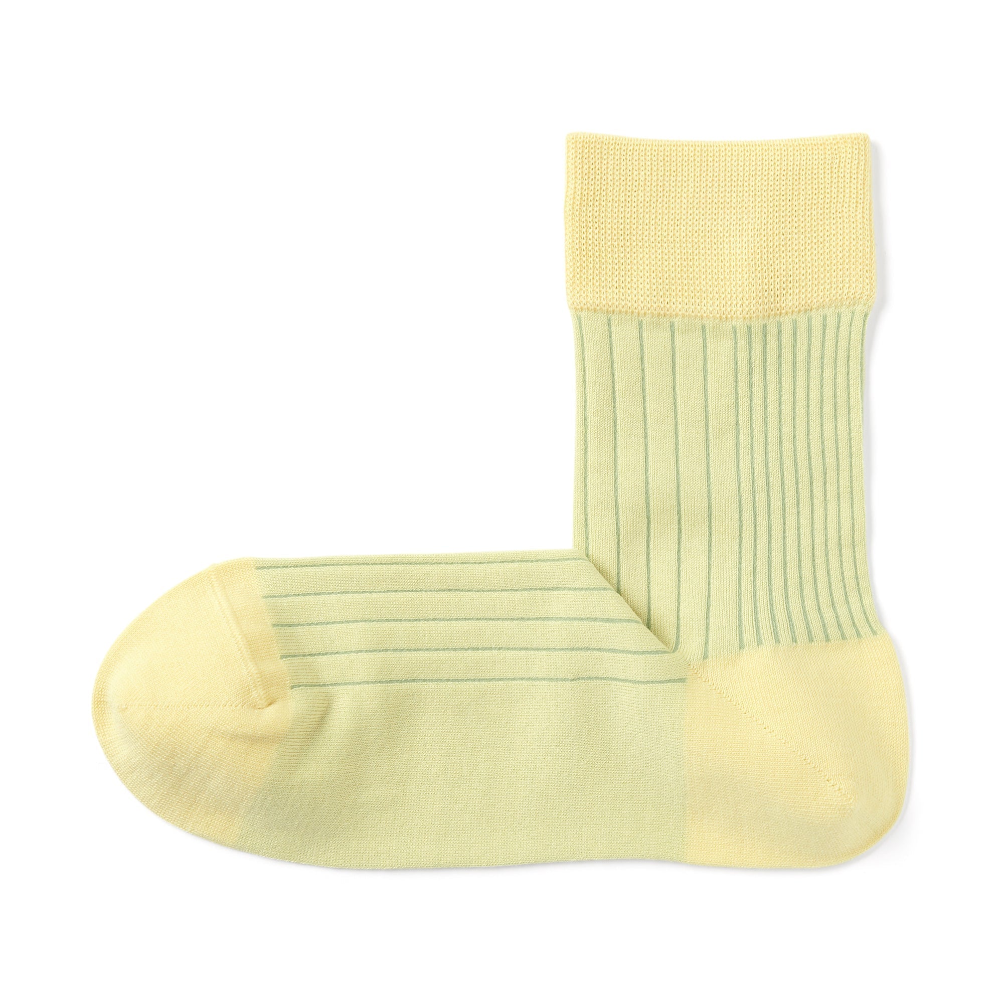 Lustrous Cotton Yarn Short Socks