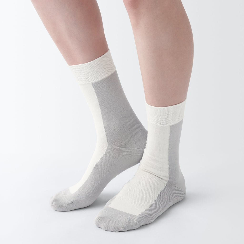 Lustrous Cotton Yarn Patterned Socks
