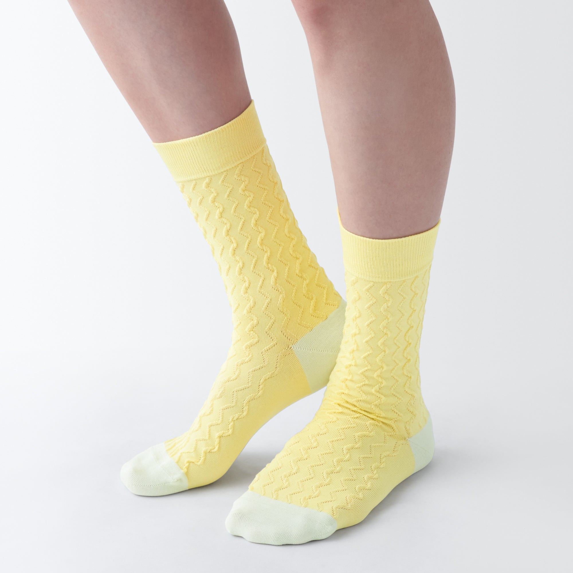 Lustrous Cotton Yarn Pattern Stitch Socks