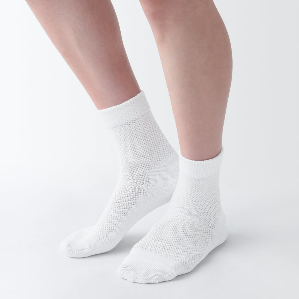 Right Angle Loose Top Loose Mesh Socks