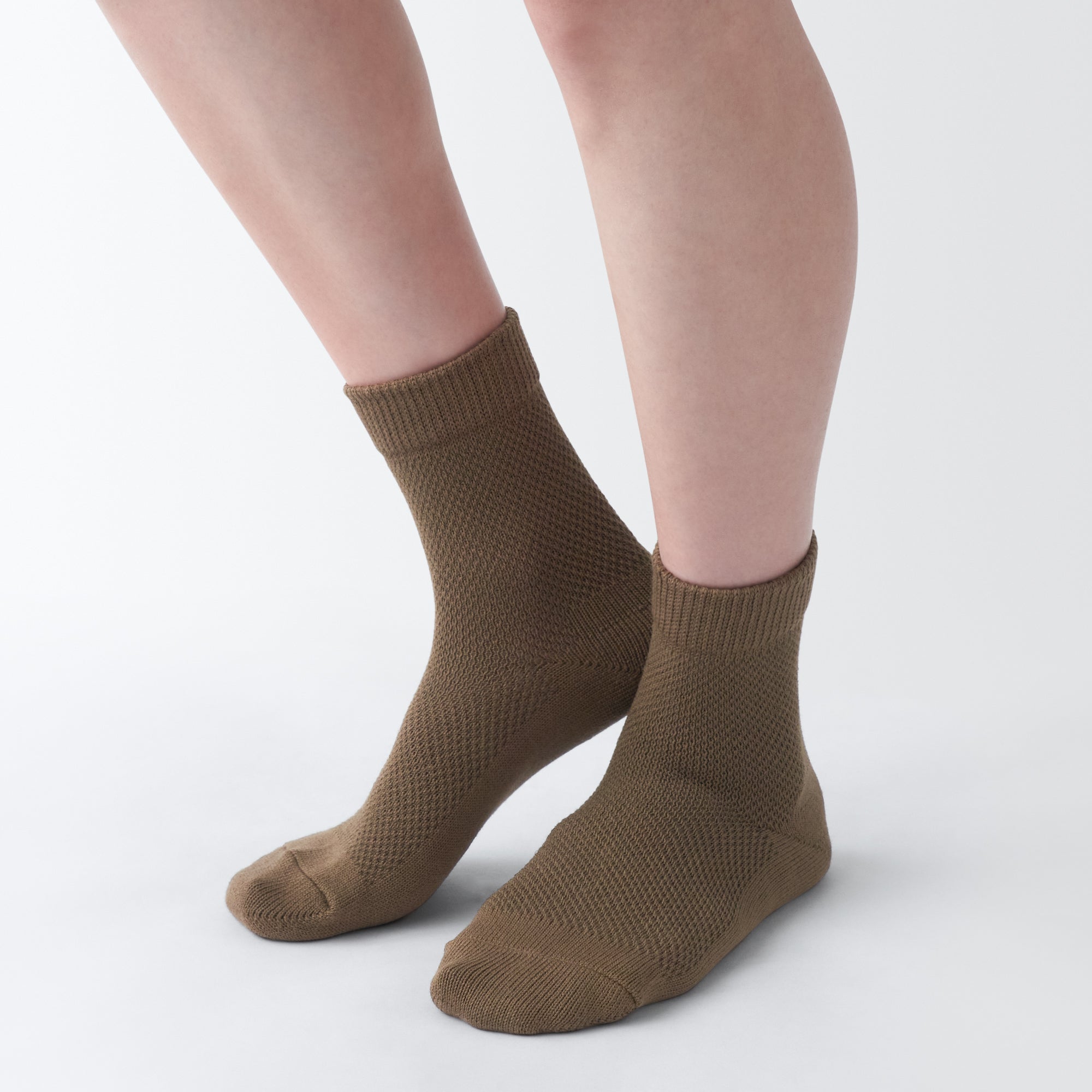 Right Angle Loose Top Loose Mesh Socks