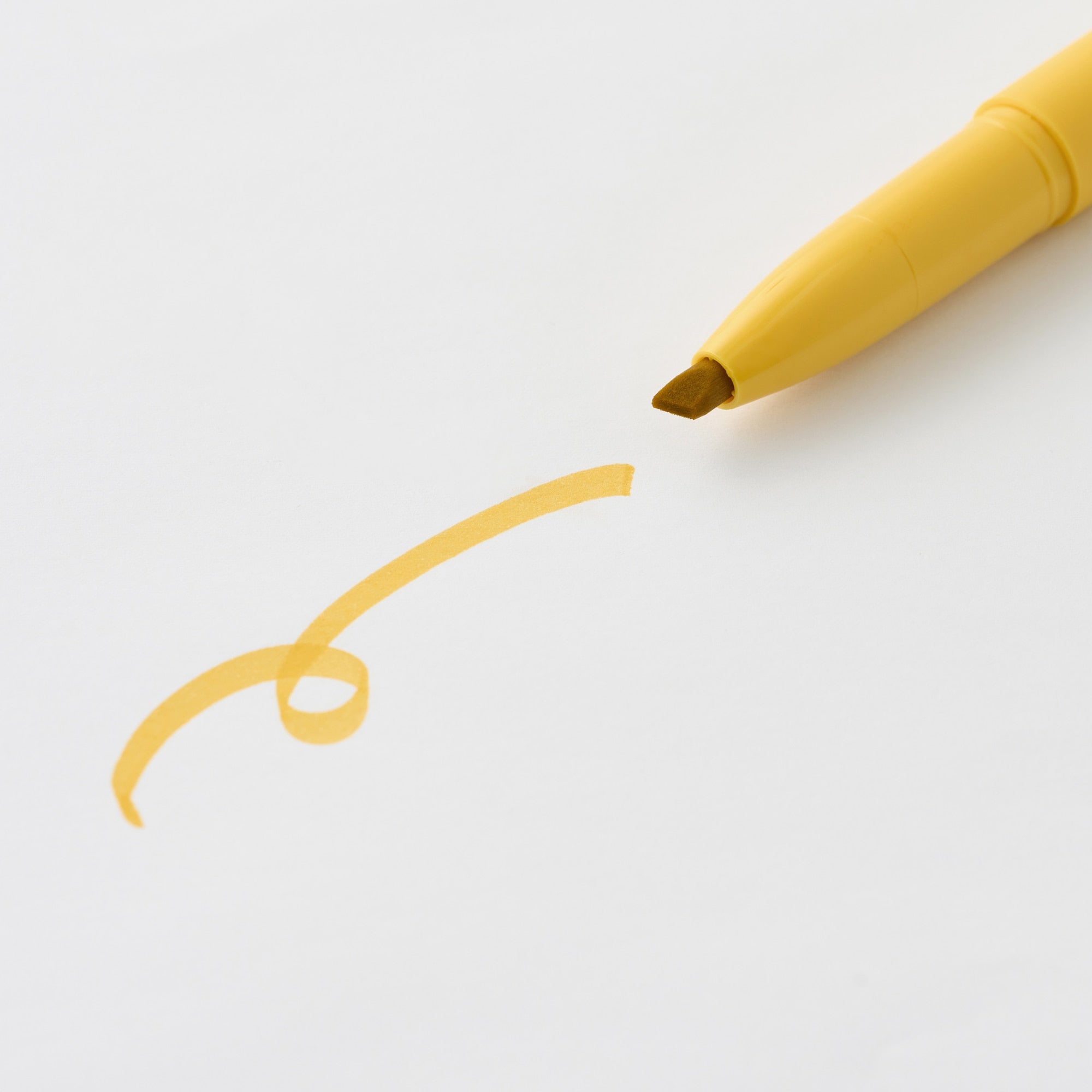 Compact Line Marker Cap Type - Smoky Mustard