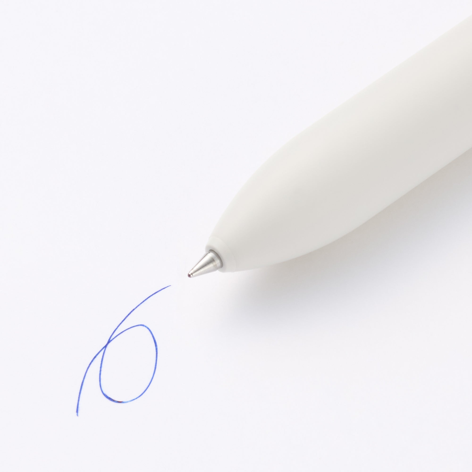 Smooth Oil Ink 4-Color Ballpoint Pen 0.5 mm