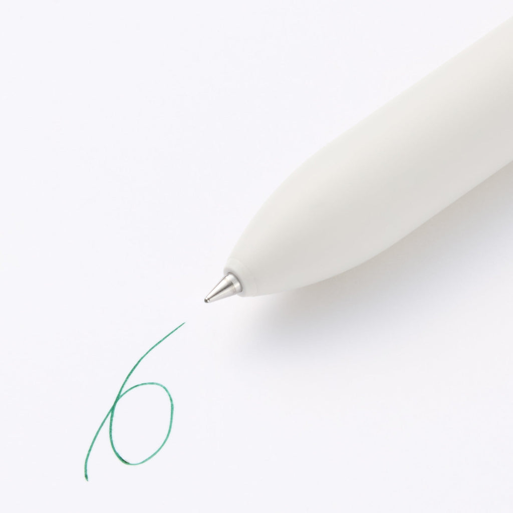Smooth Oil Ink 4-Color Ballpoint Pen 0.5 mm