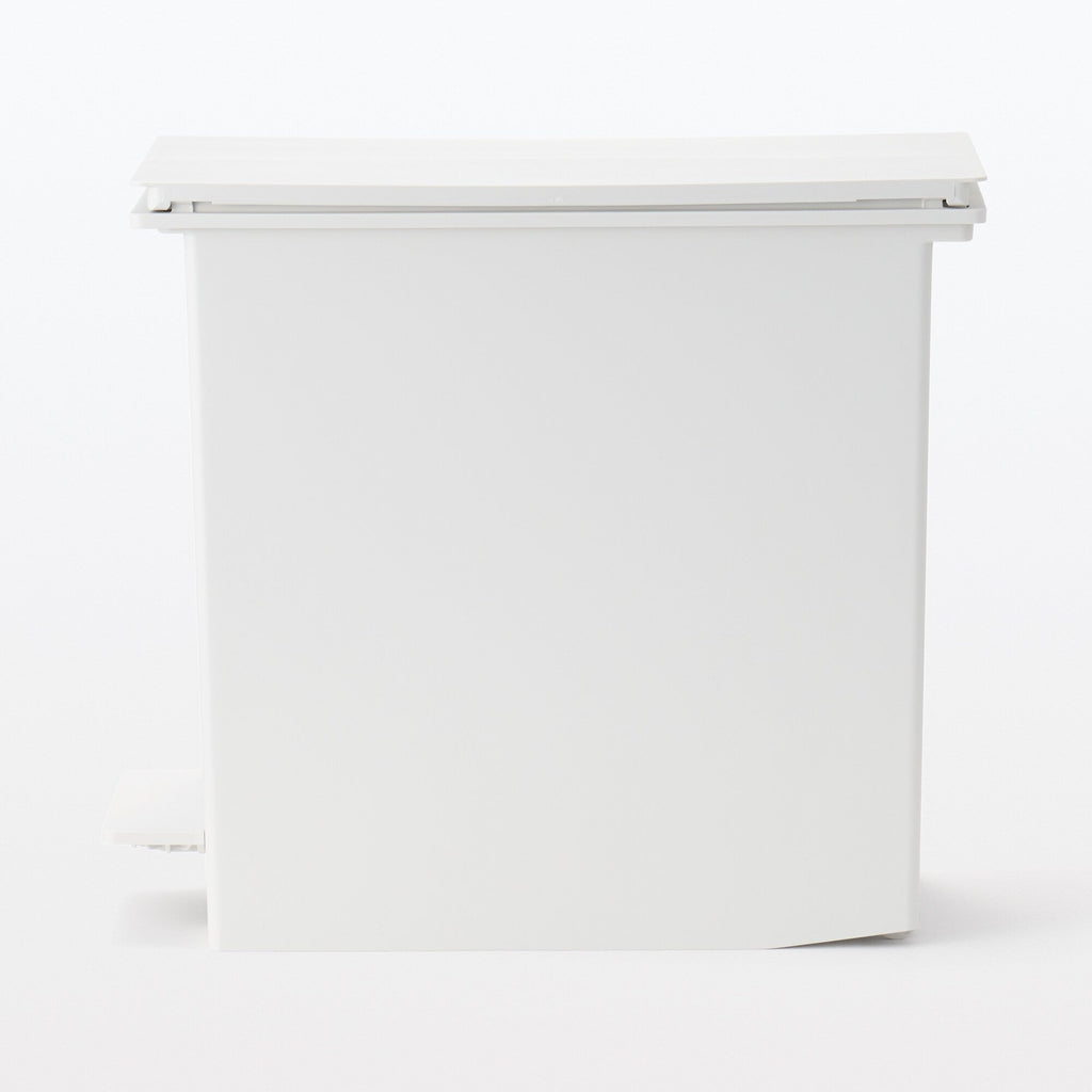 Polypropylene Pedal Dust Bin with Double-Hinged Lid - 5.6 gal