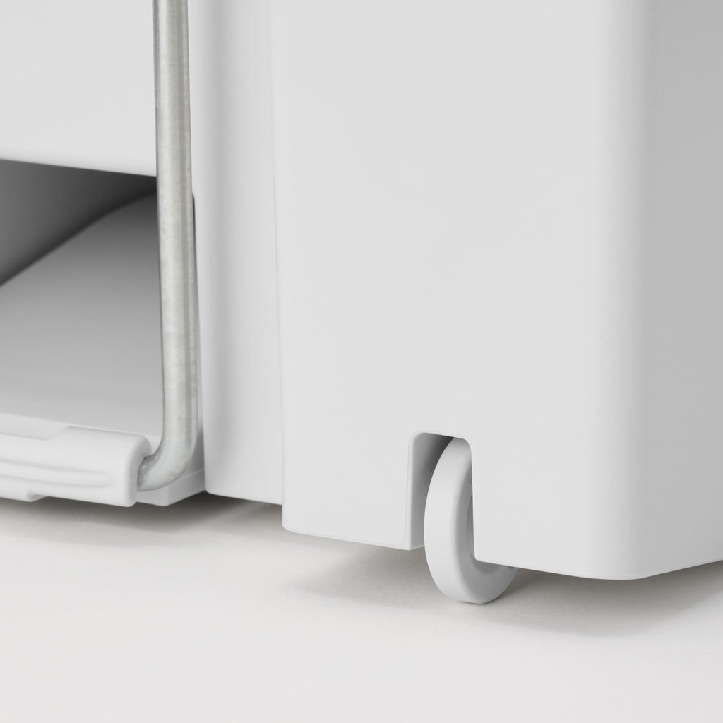 Polypropylene Pedal Dust Bin with Double-Hinged Lid - 9.3 gal