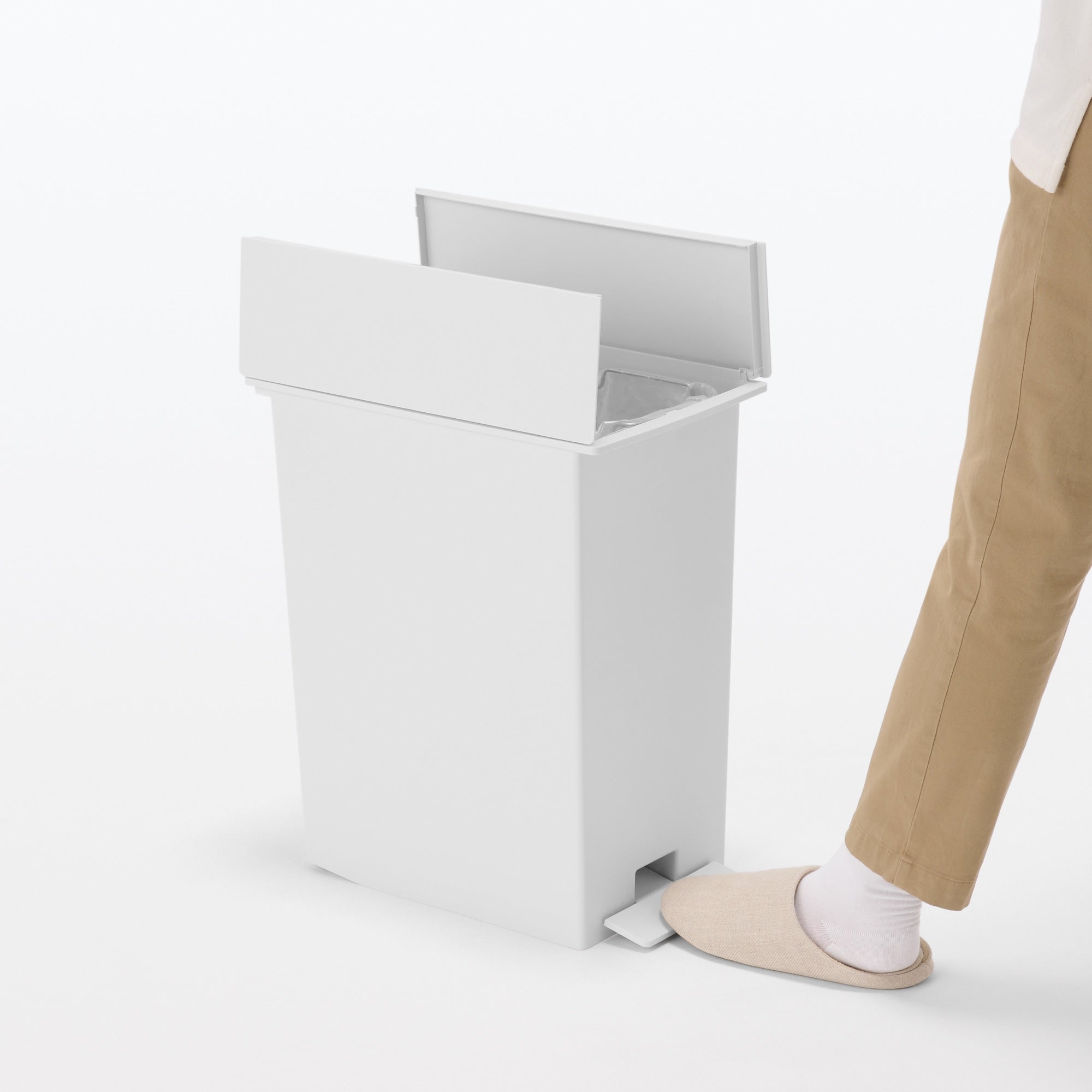 Polypropylene Pedal Dust Bin with Double-Hinged Lid - 9.3 gal