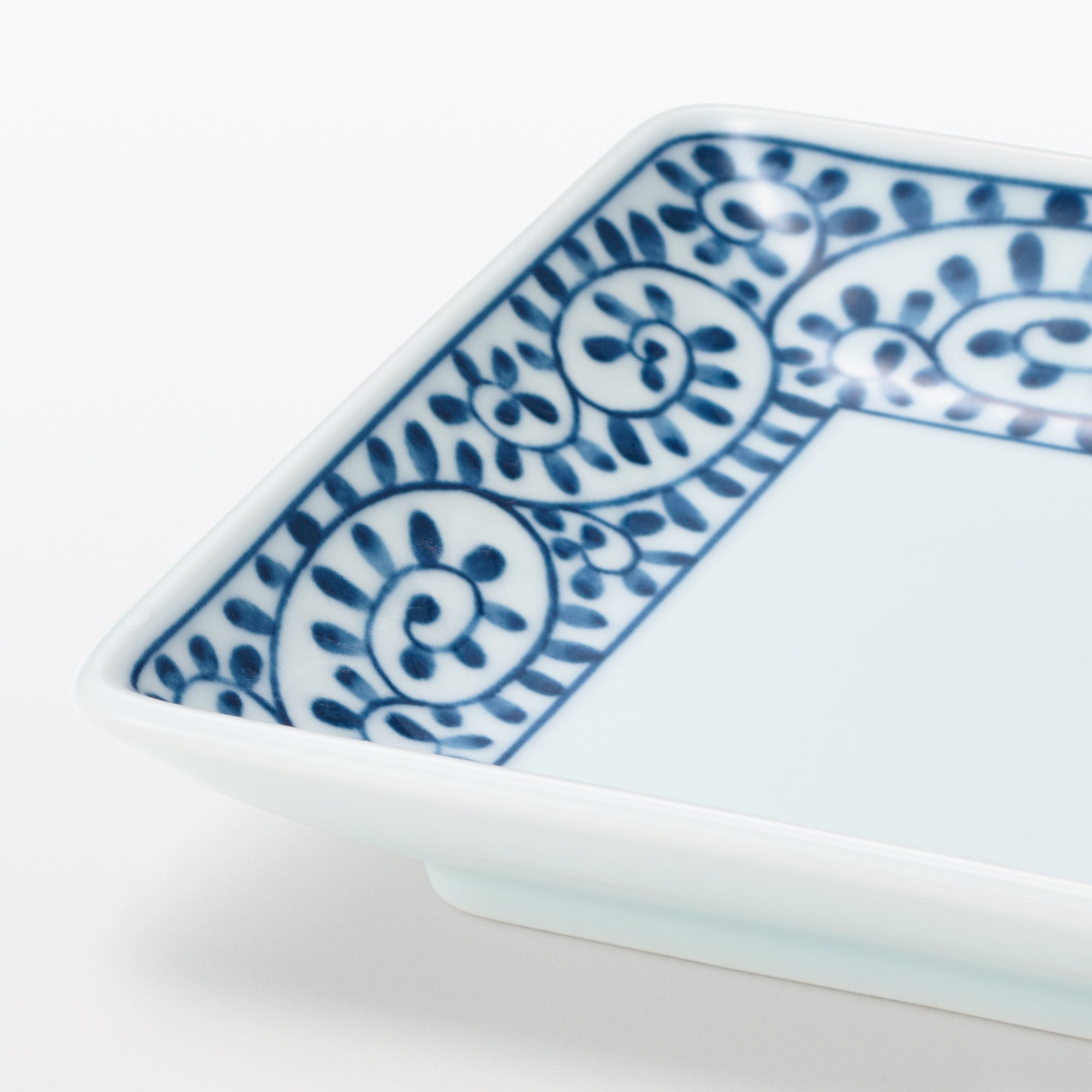 Hasami Ware Square Plate - Arabesque Pattern
