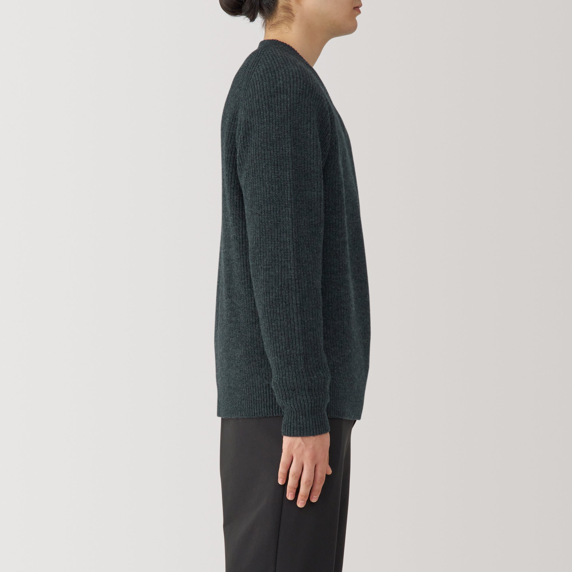 Men's Mid-Gauge V Neck Sweater