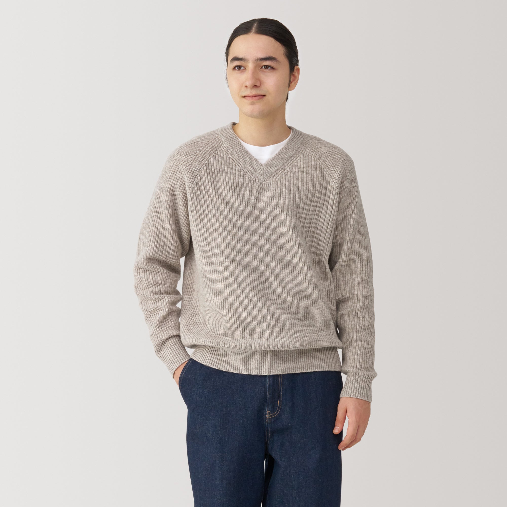 Men's Mid-Gauge V Neck Sweater