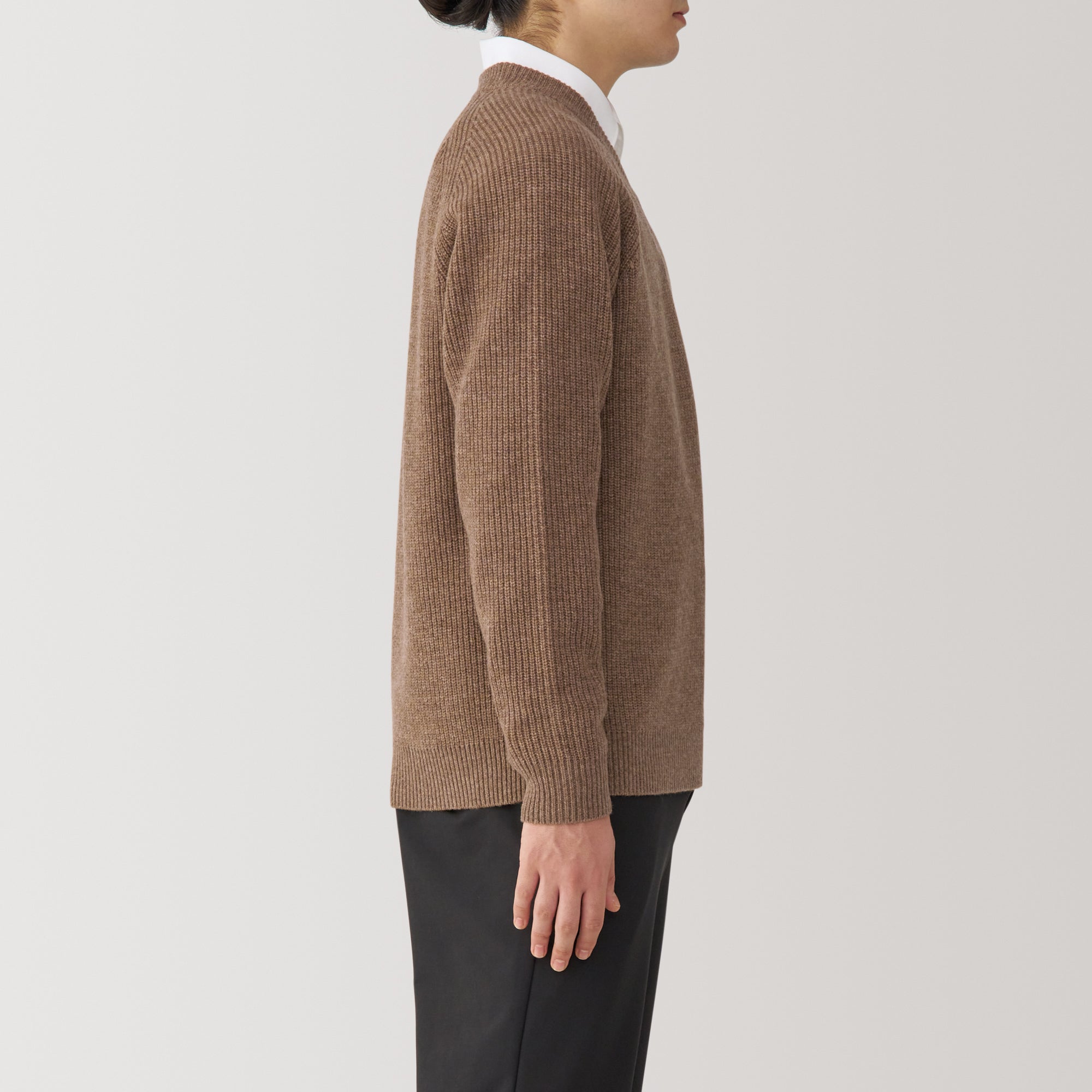 Men's Mid-Gauge V Neck Sweater