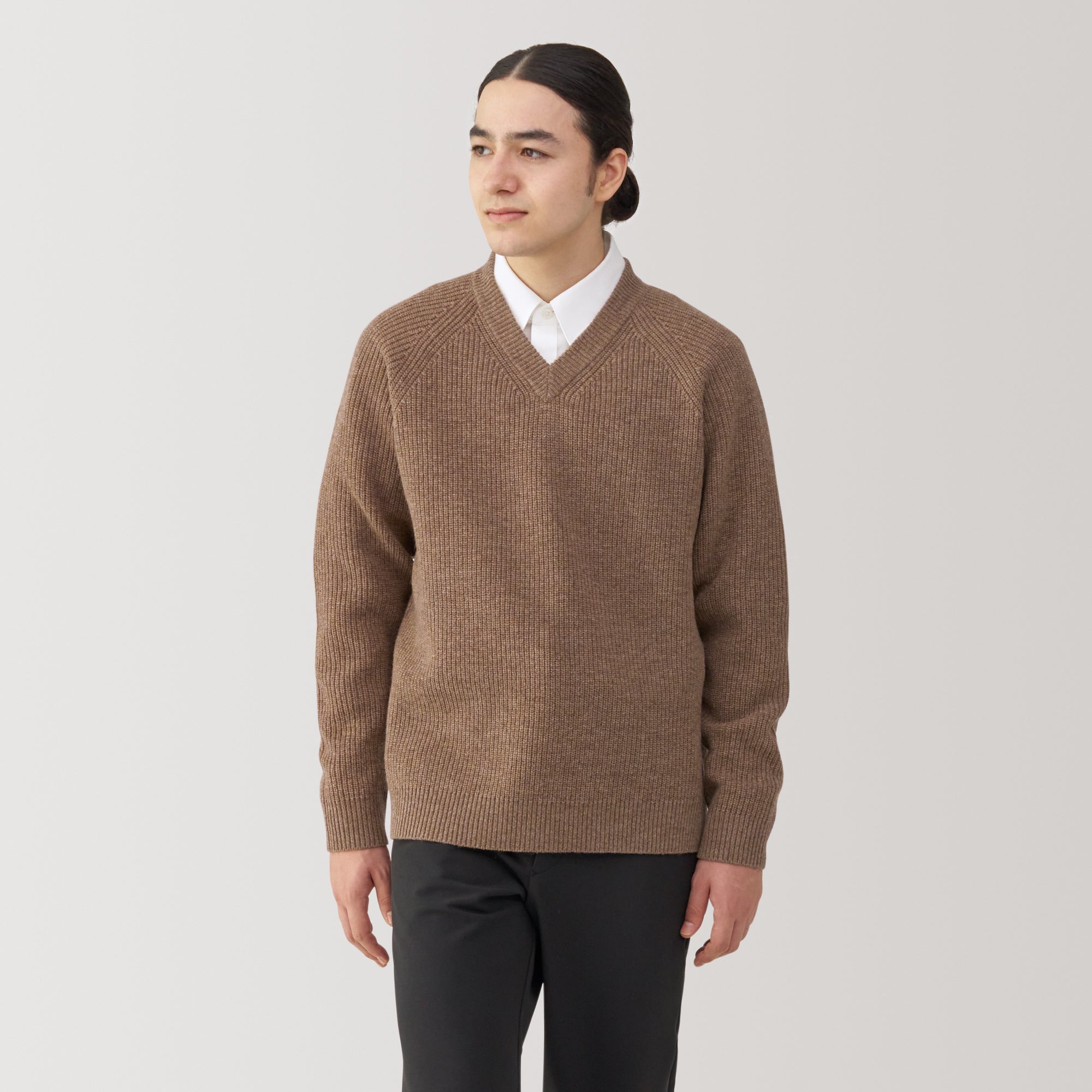 Men's Mid-Gauge V Neck Sweater