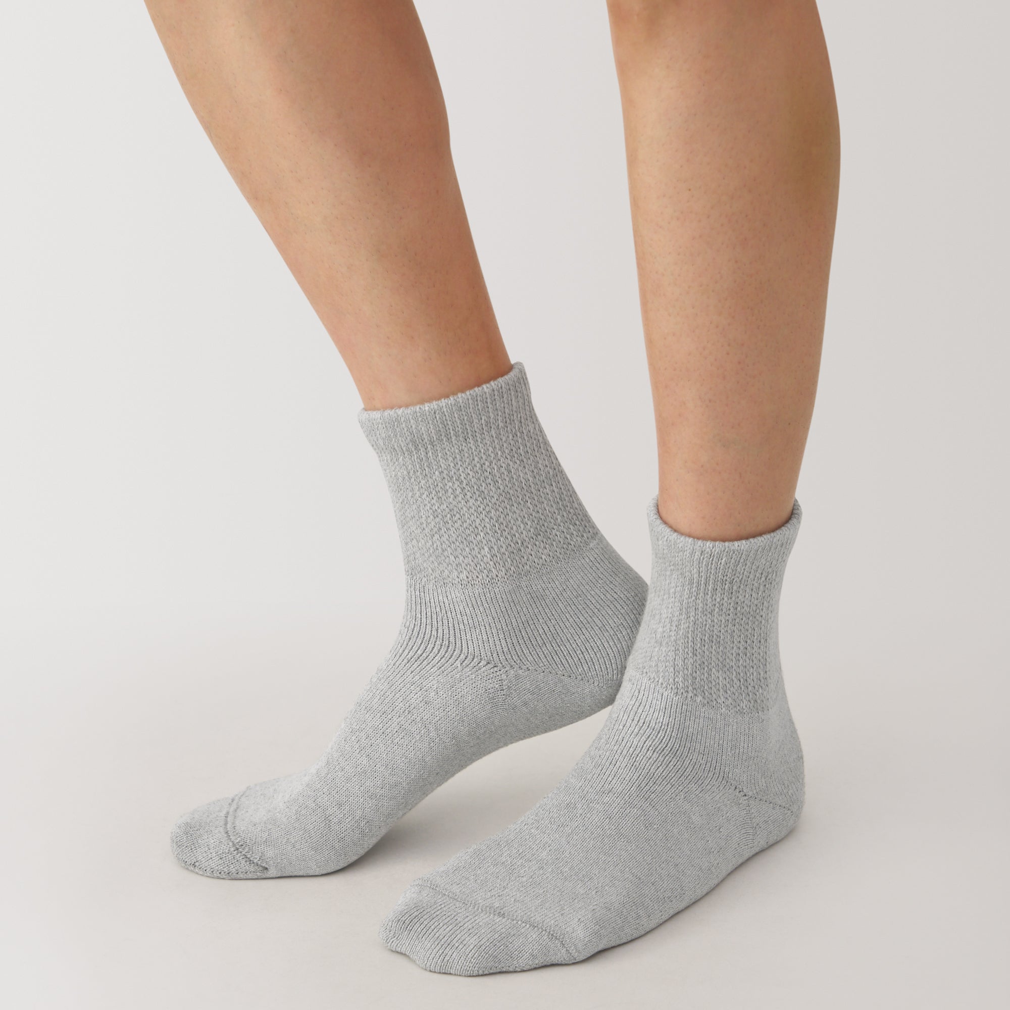 Right Angle Loose Top Pile Short Socks