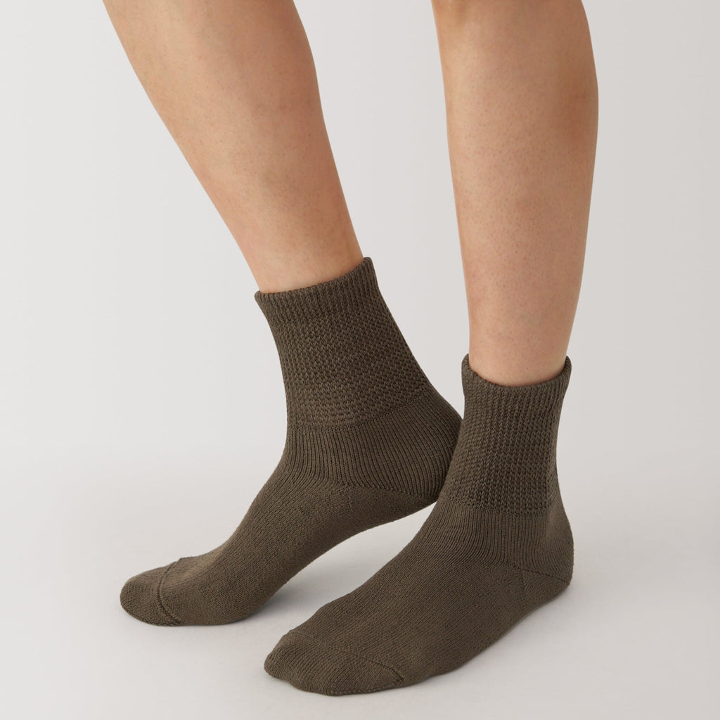 Right Angle Loose Top Pile Short Socks