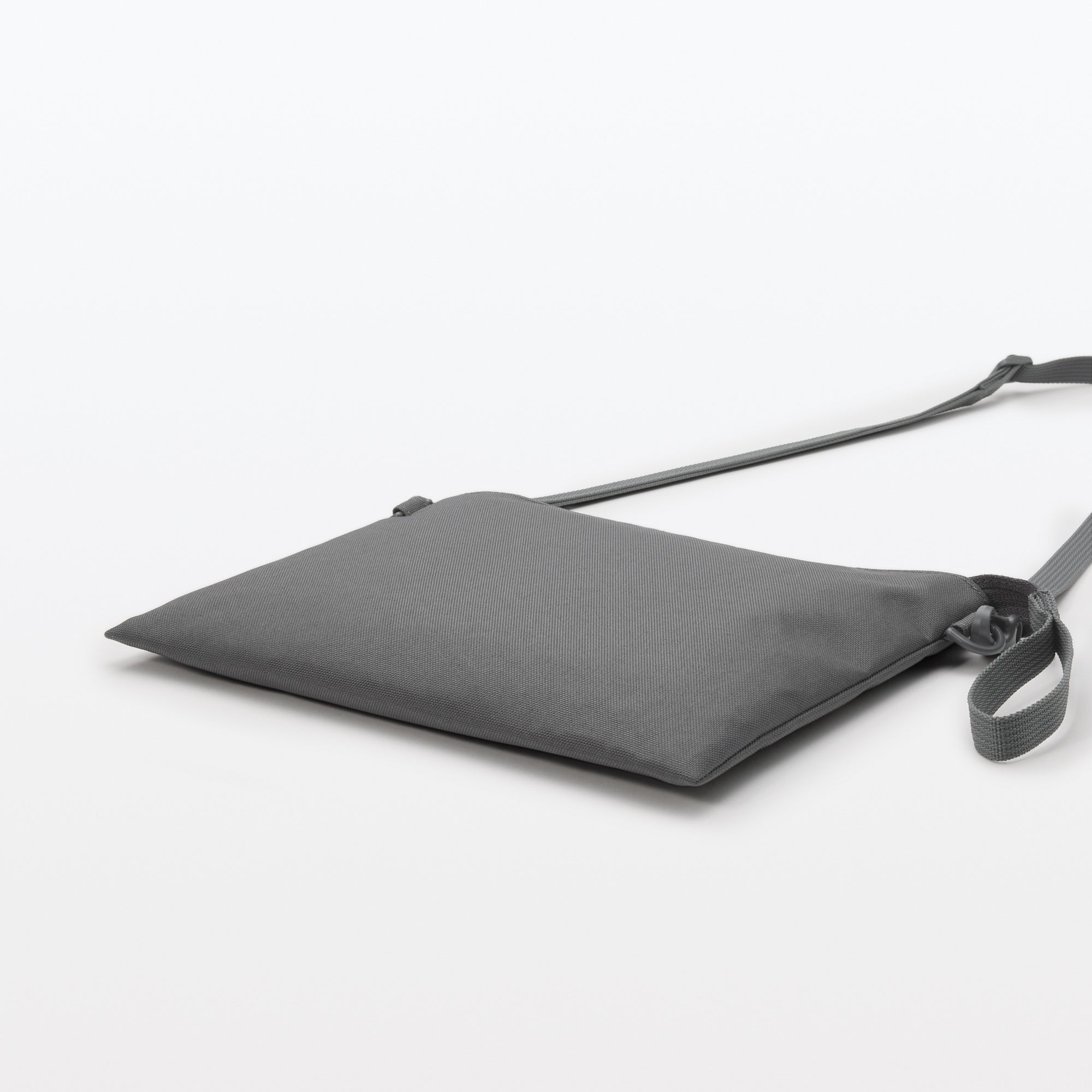2-Way Water Repellent Sacoche / Crossbody Bag