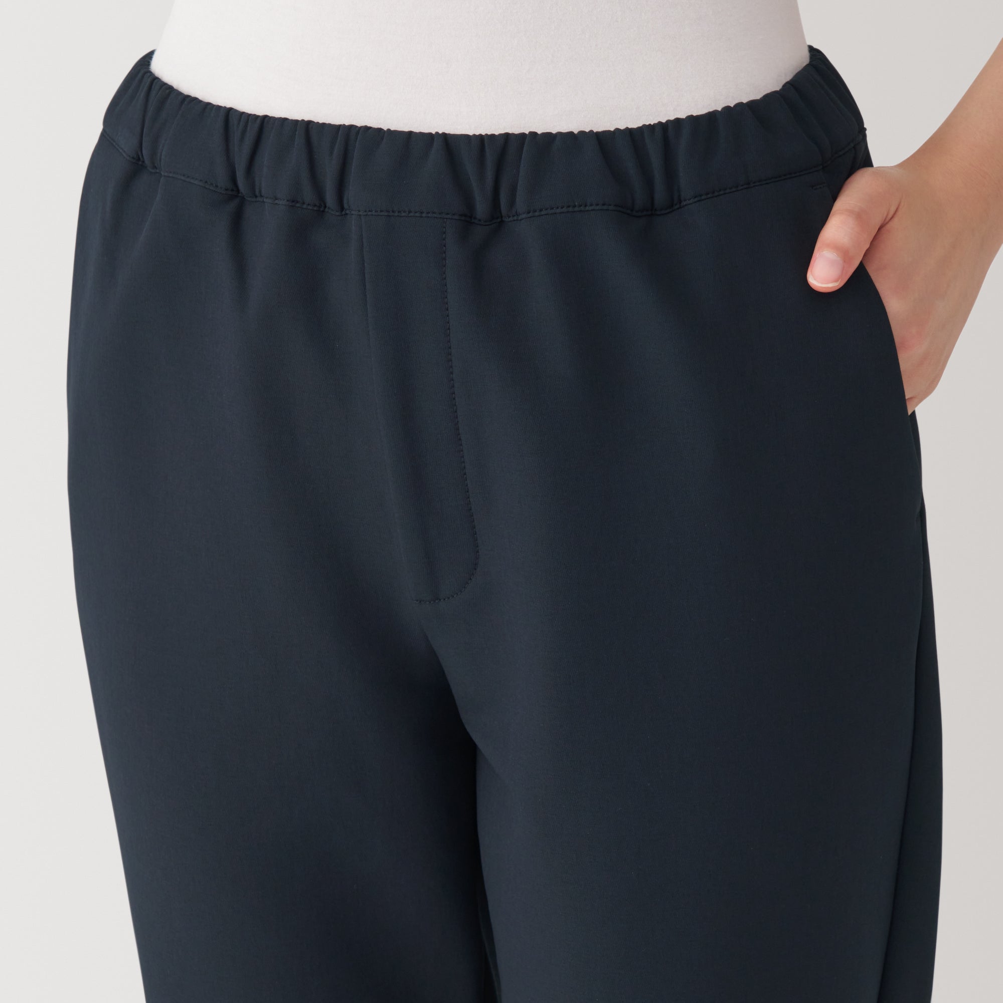 Women's Wind Repellent Stretch Easy Tapered Pants