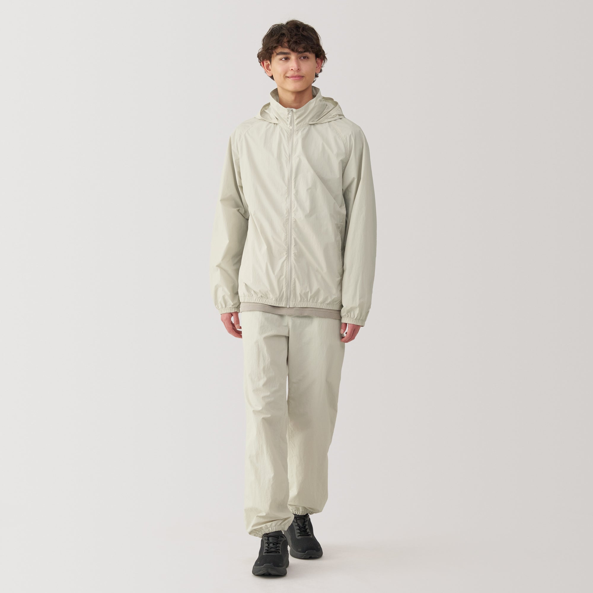 Men's Water Repellent Nylon Packable Windbreaker