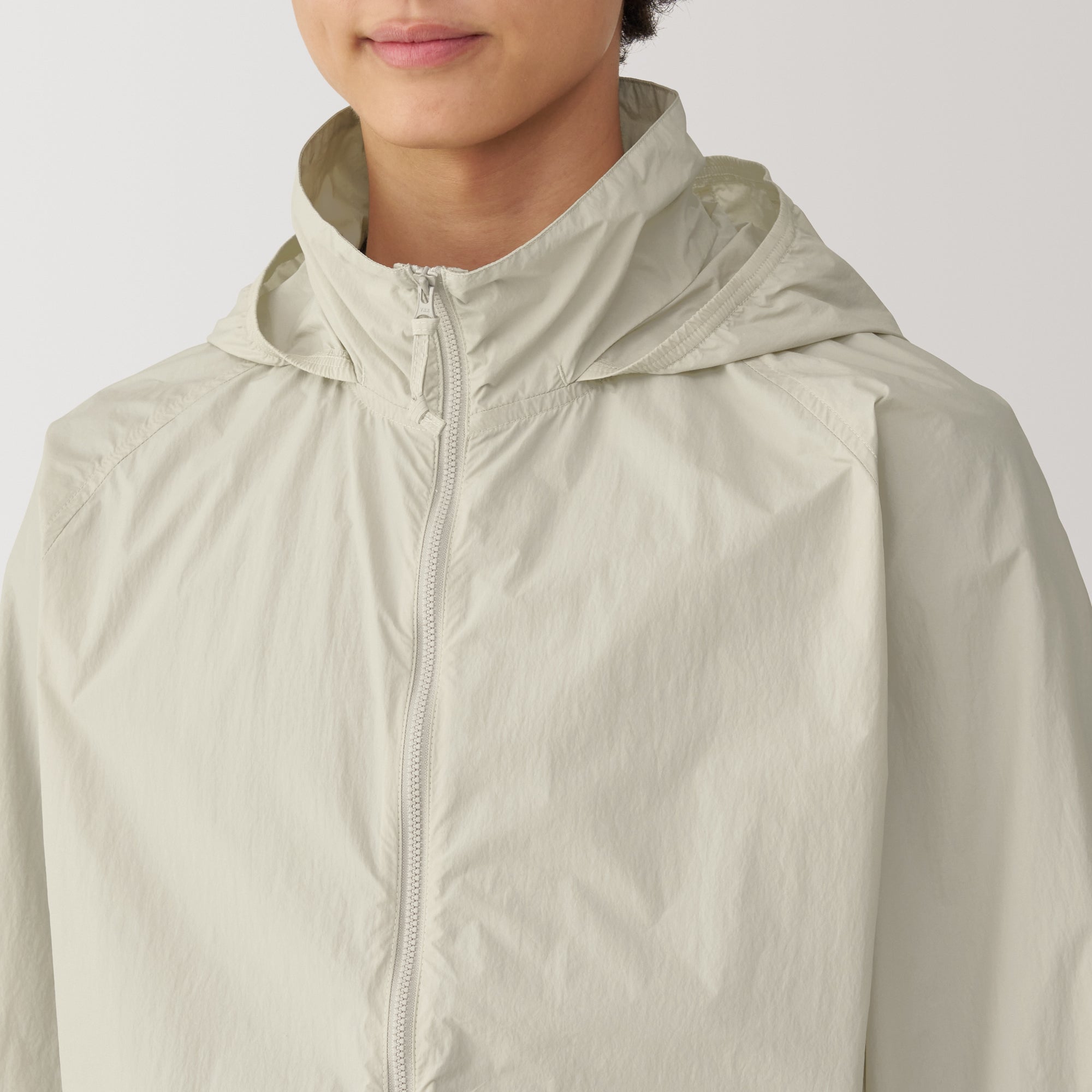 Men's Water Repellent Nylon Packable Windbreaker